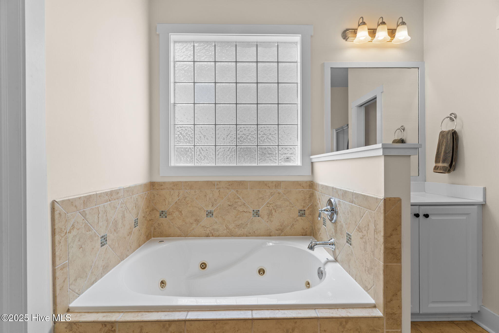 100550078 | Photo 27