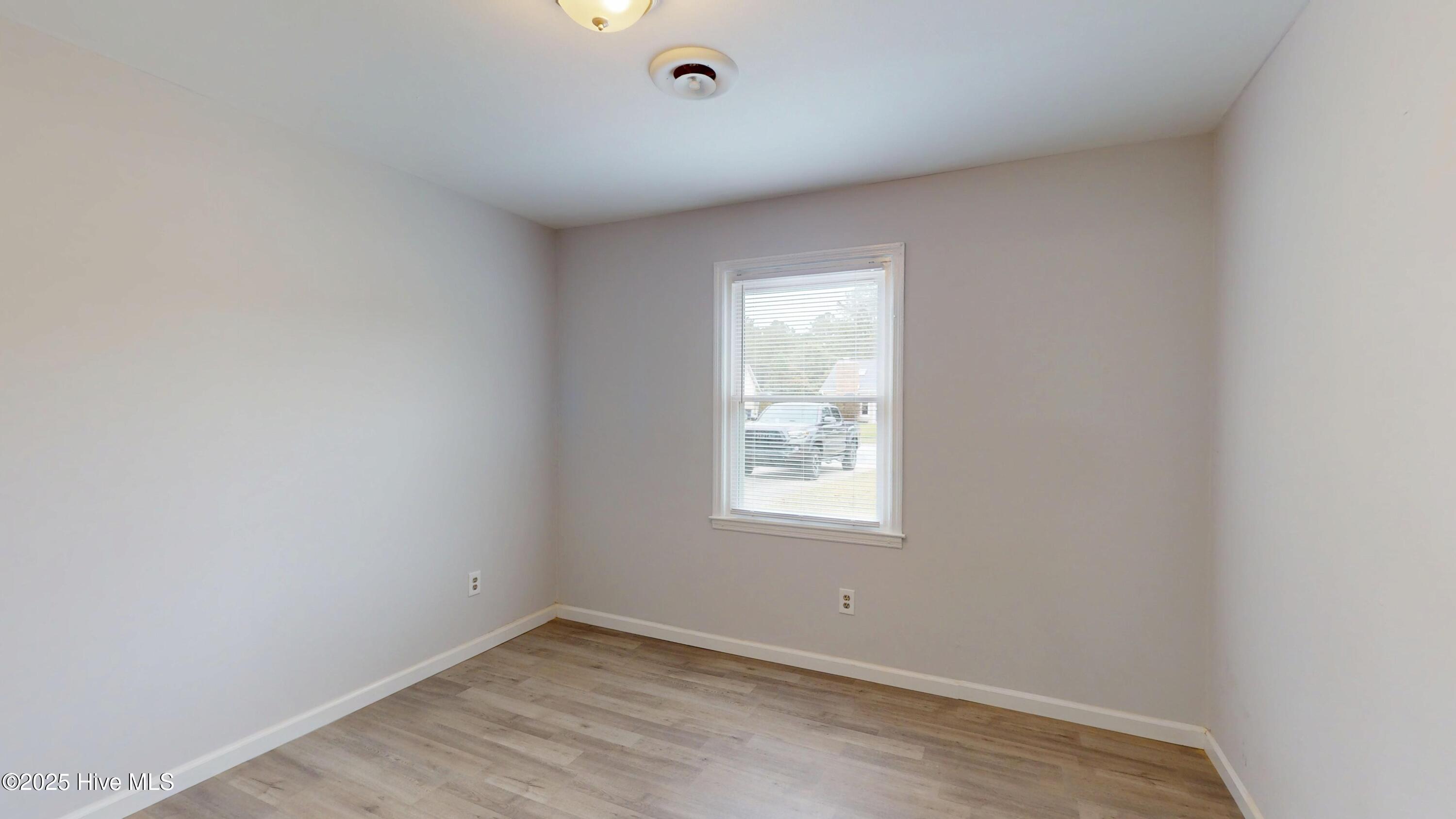 100536322 | Photo 18