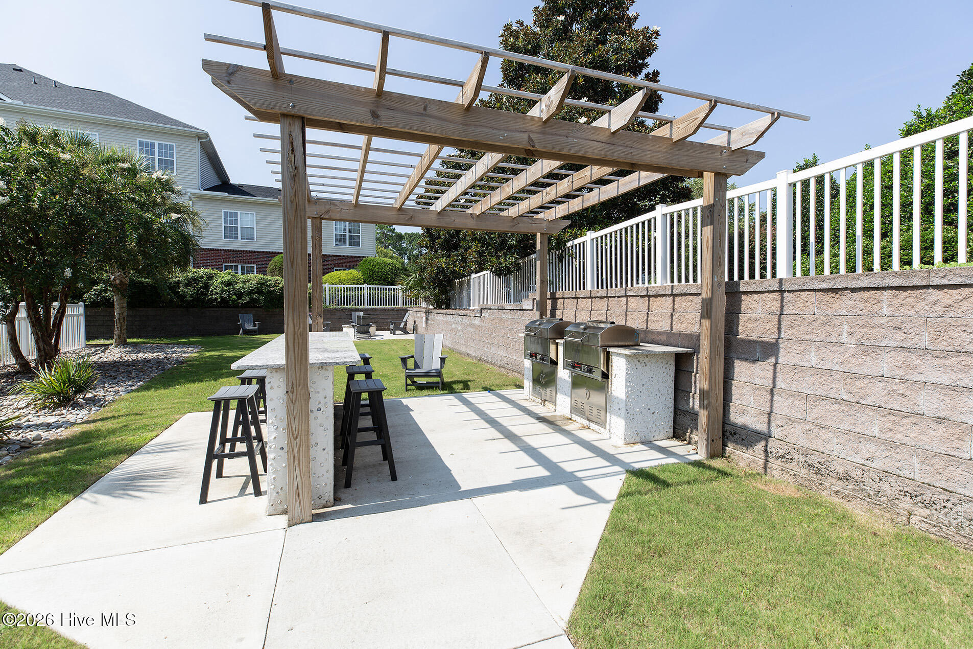 100560477 | Photo 35