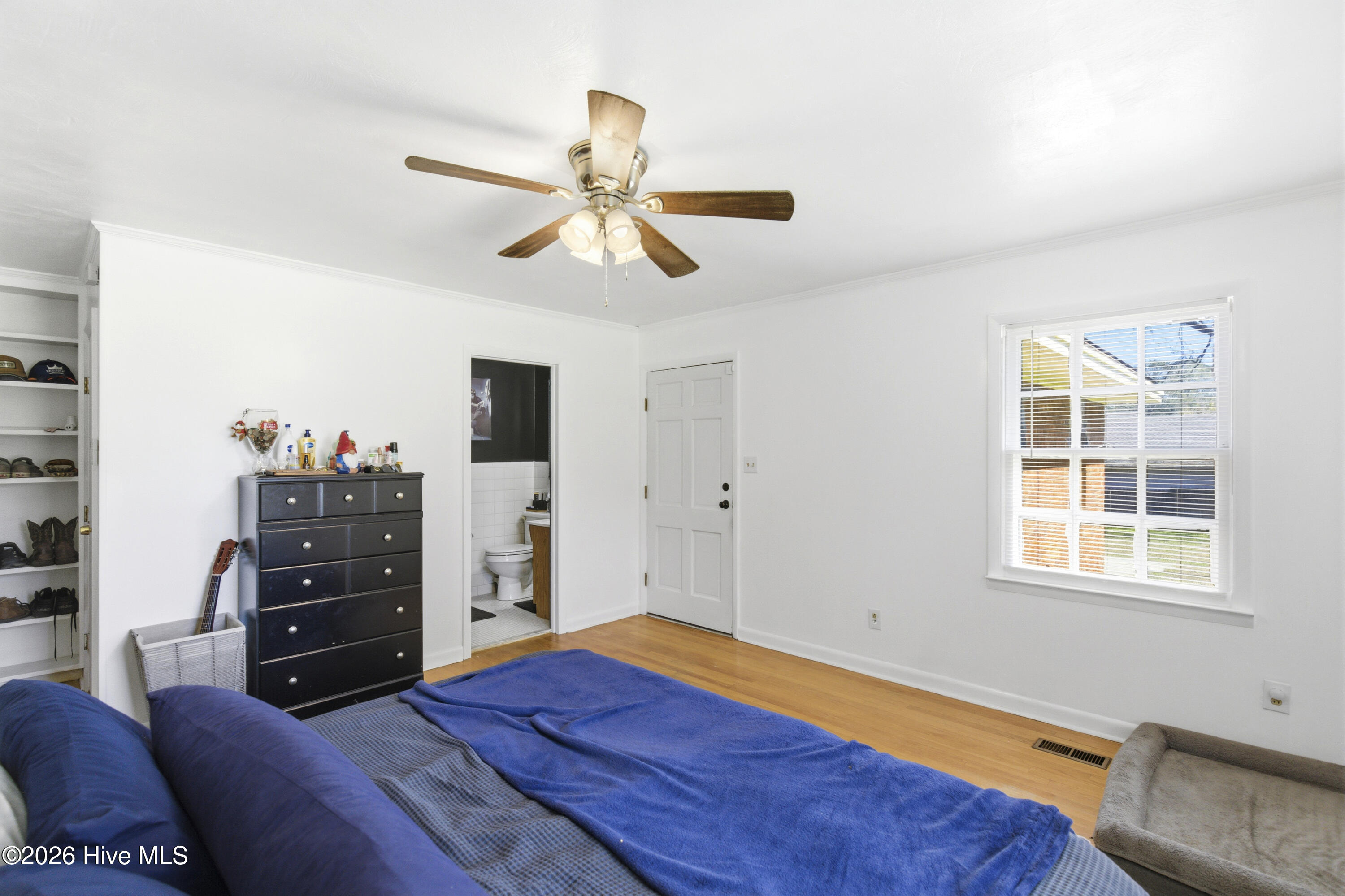 100561797 | Photo 31