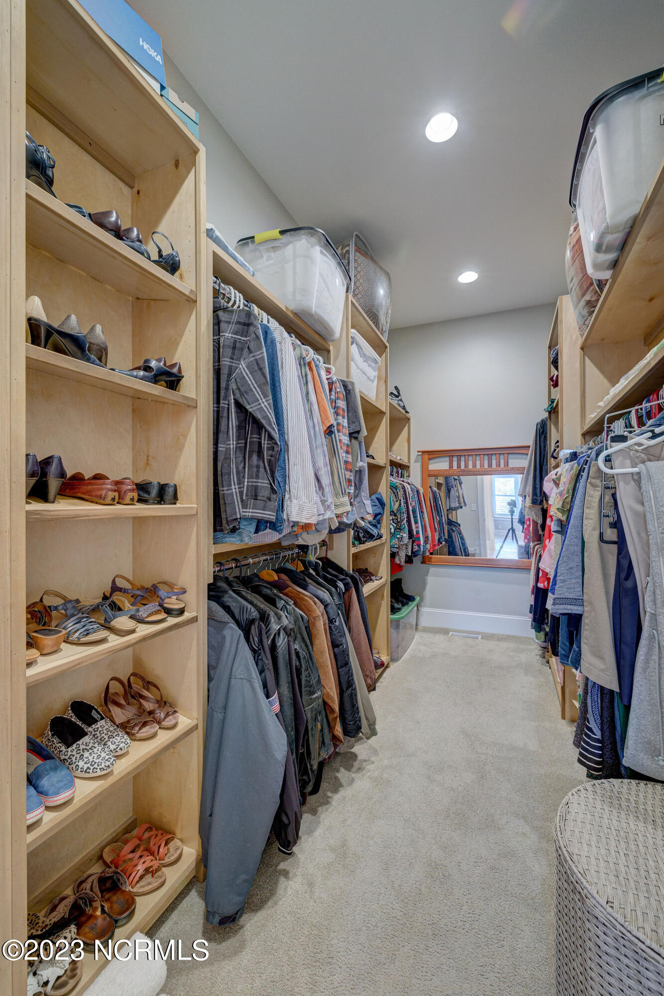 100568046 | Photo 48