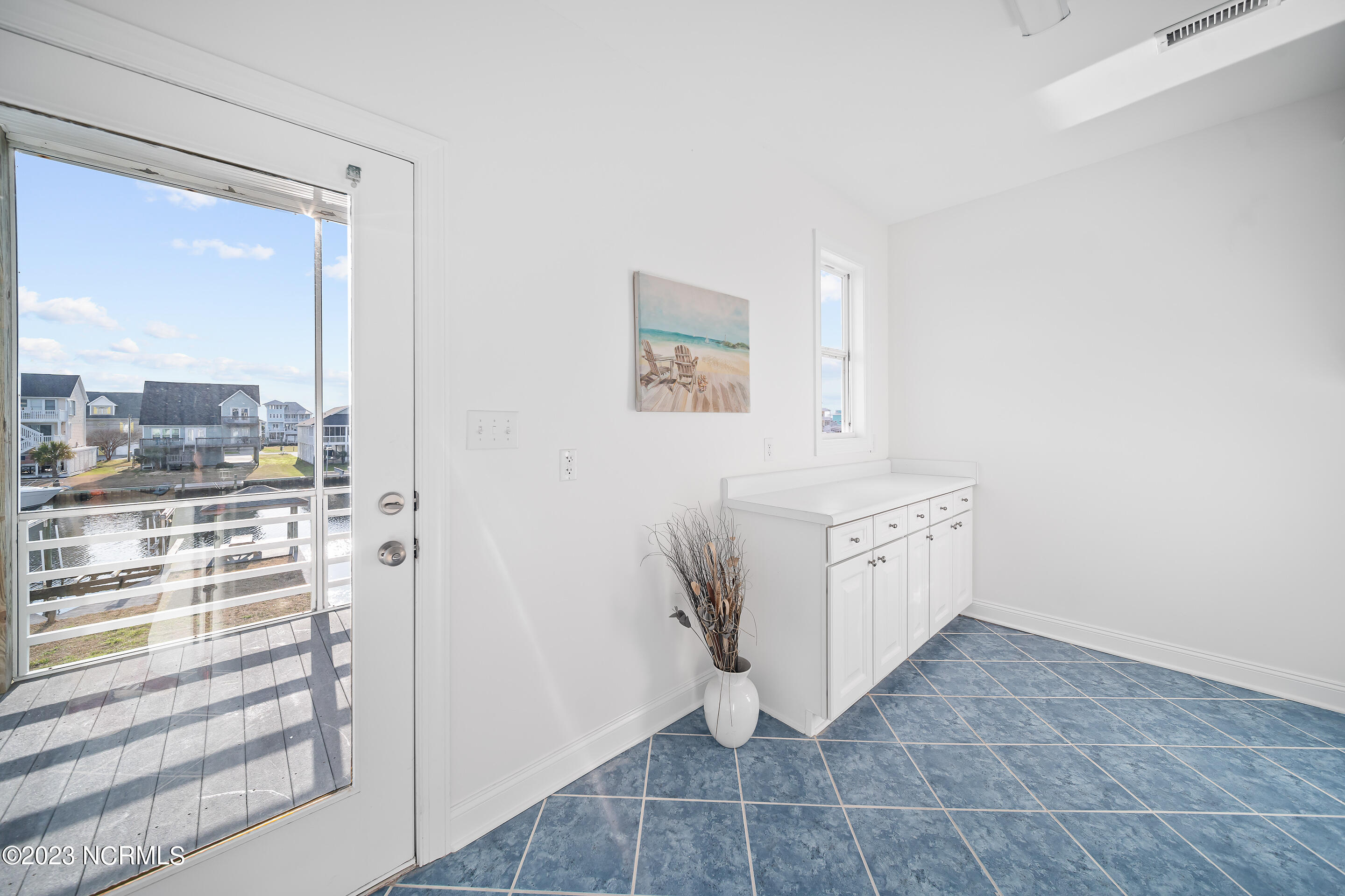 100525018 | Photo 12