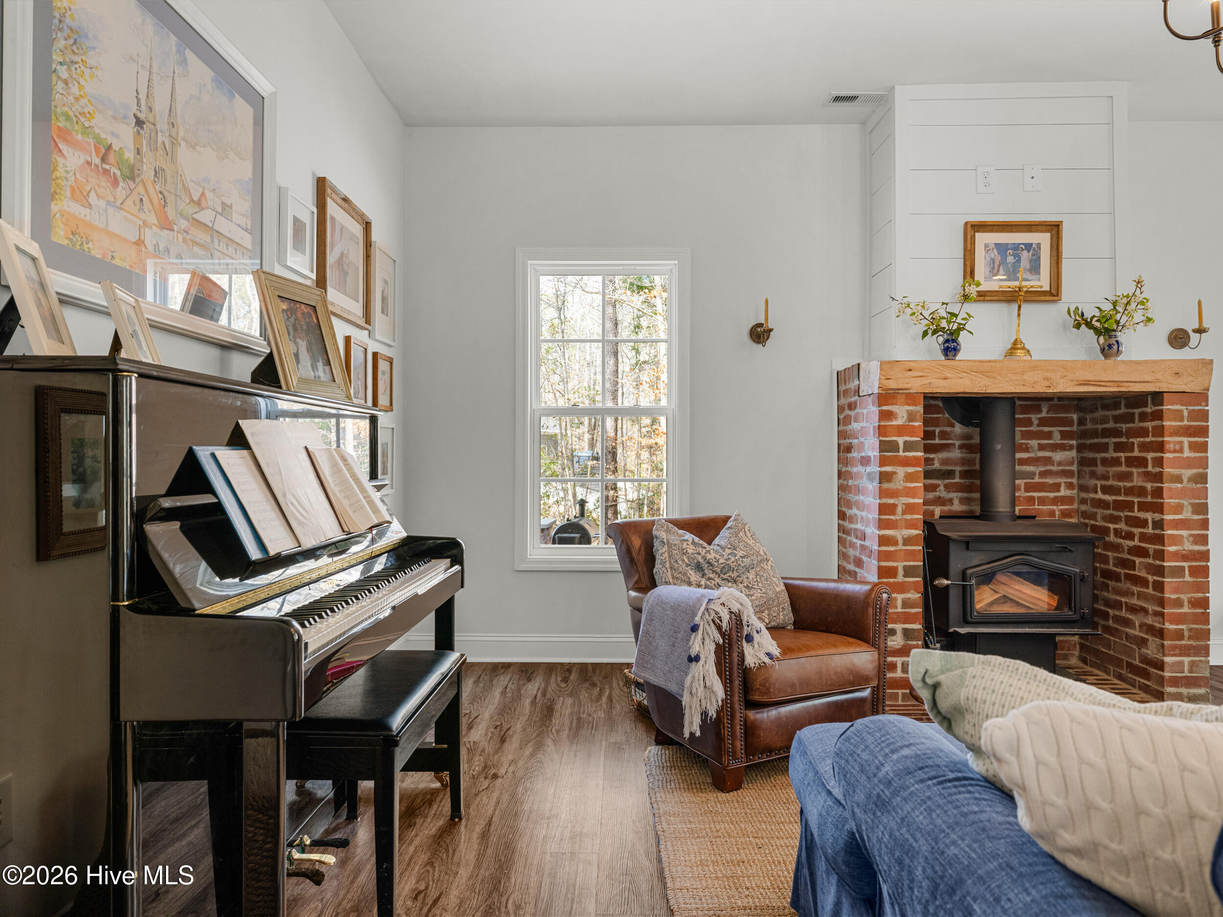 100558735 | Photo 28