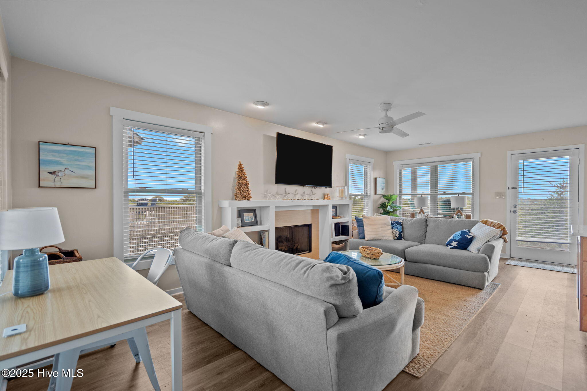 100540801 | Photo 13