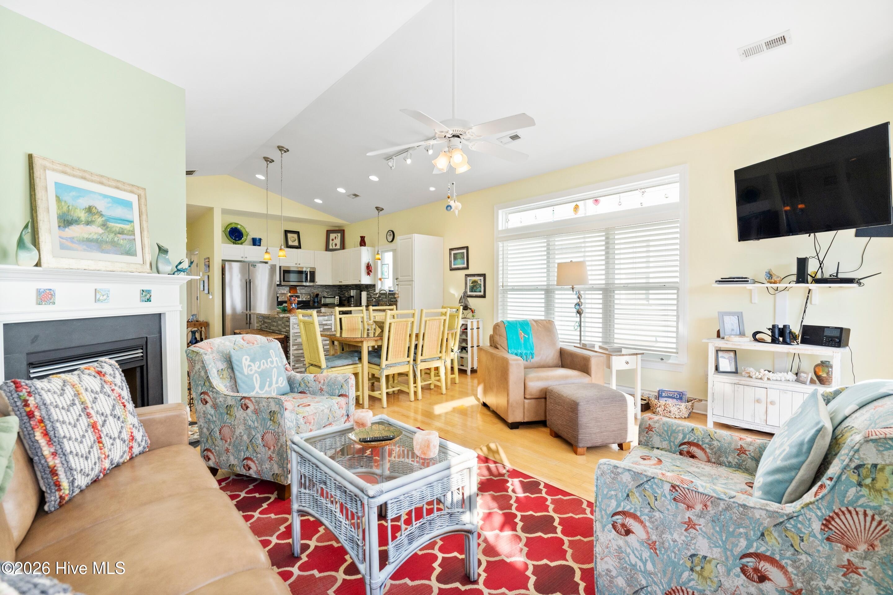 100547501 | Photo 15