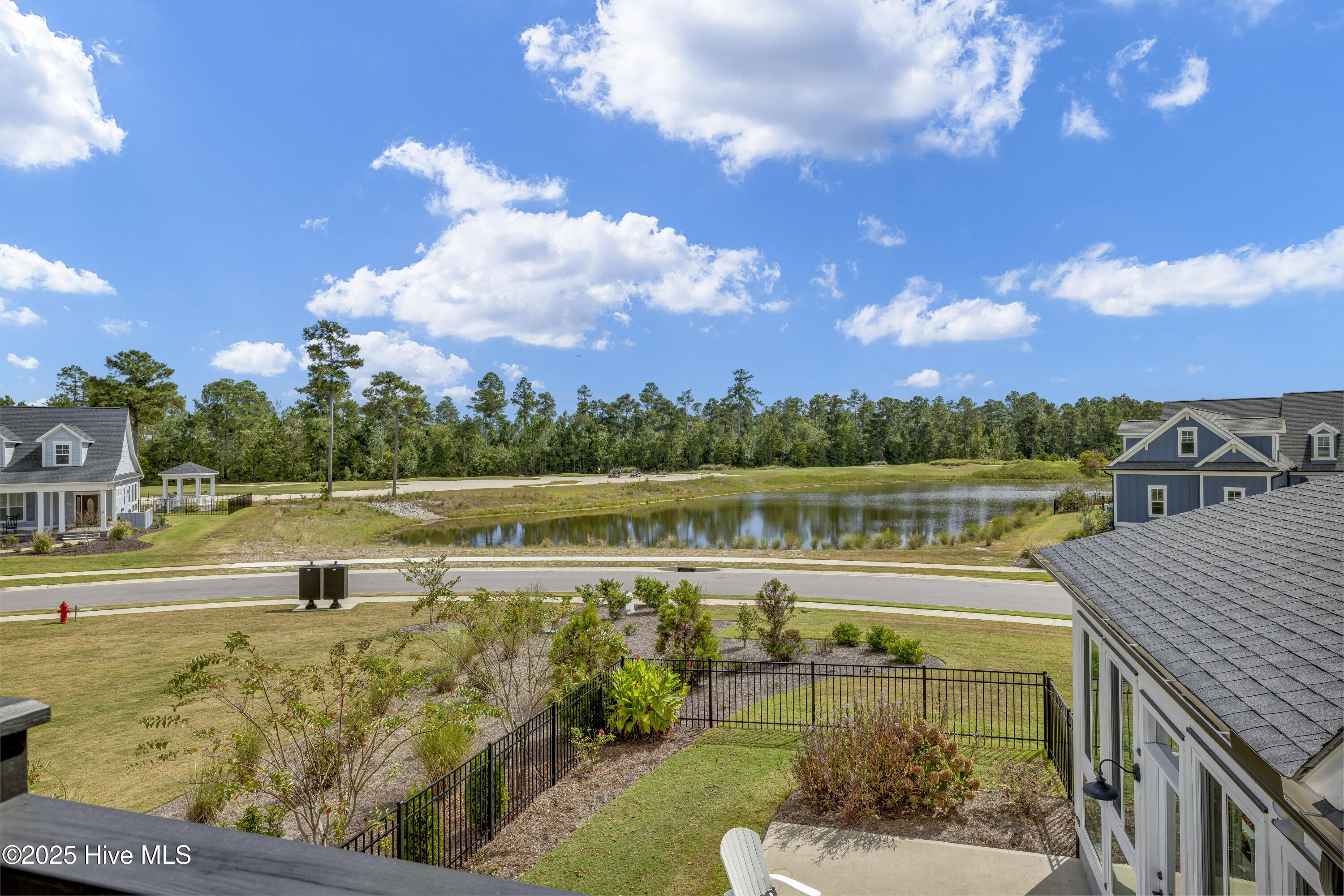 100557399 | Photo 75