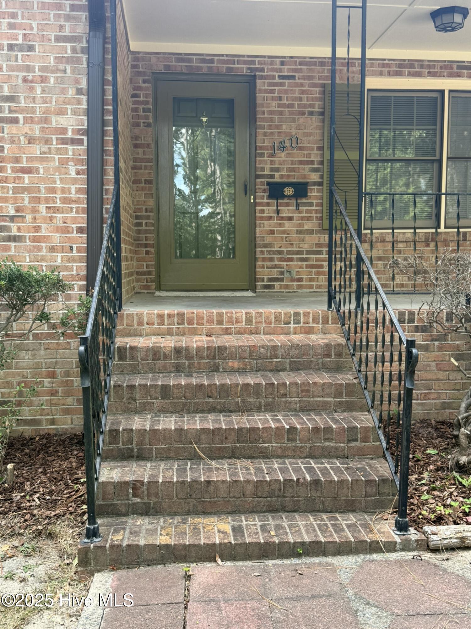 140 N Apple Street