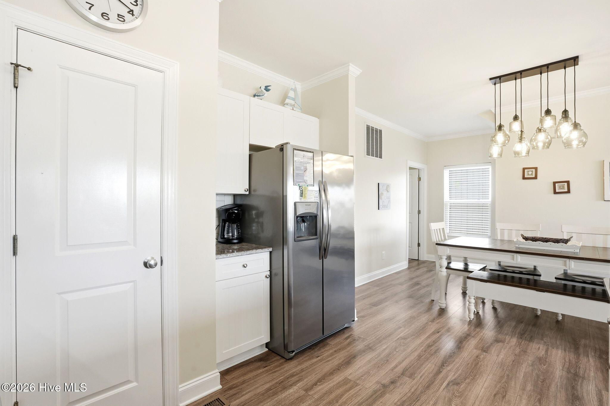 100561242 | Photo 18