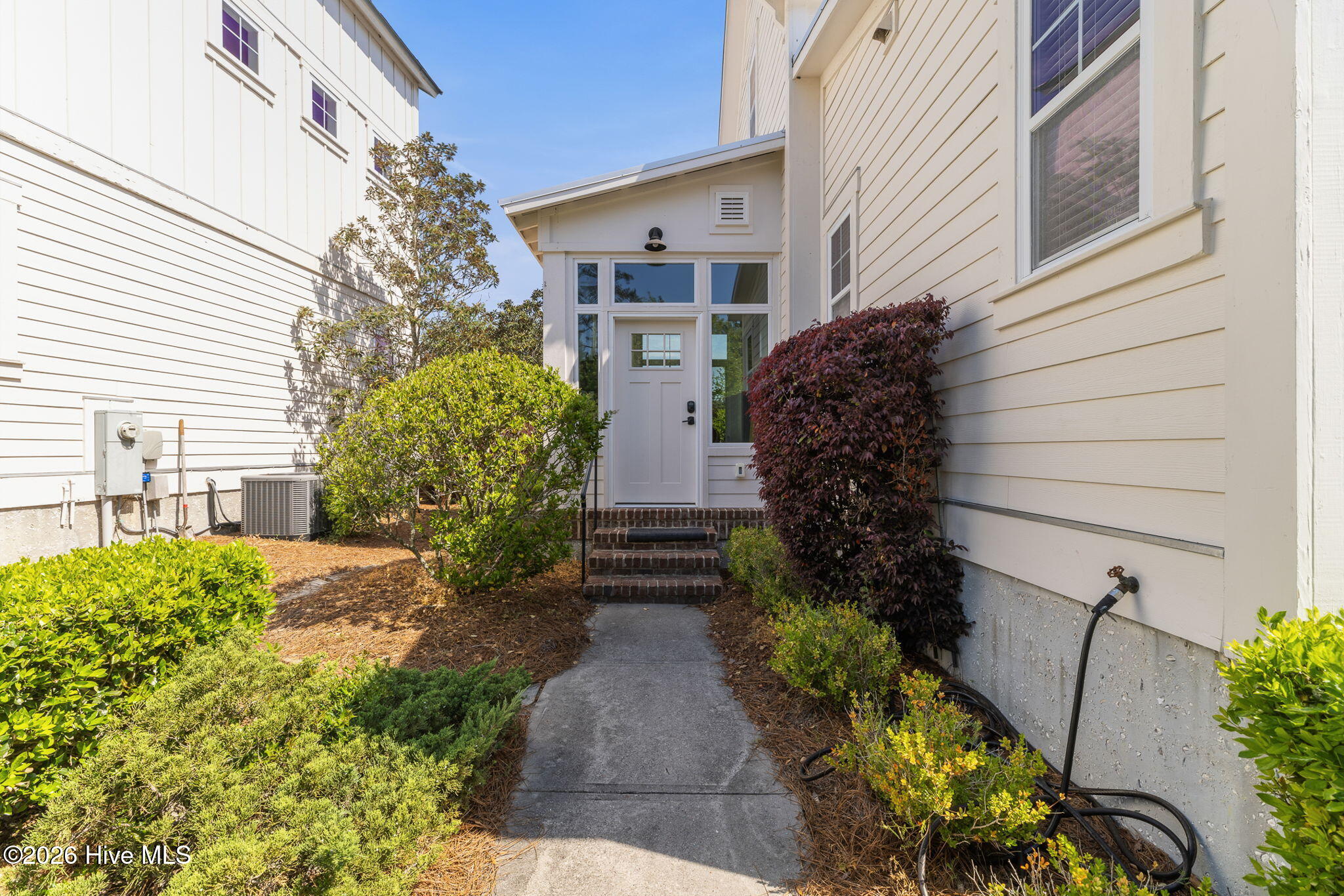 100568047 | Photo 39