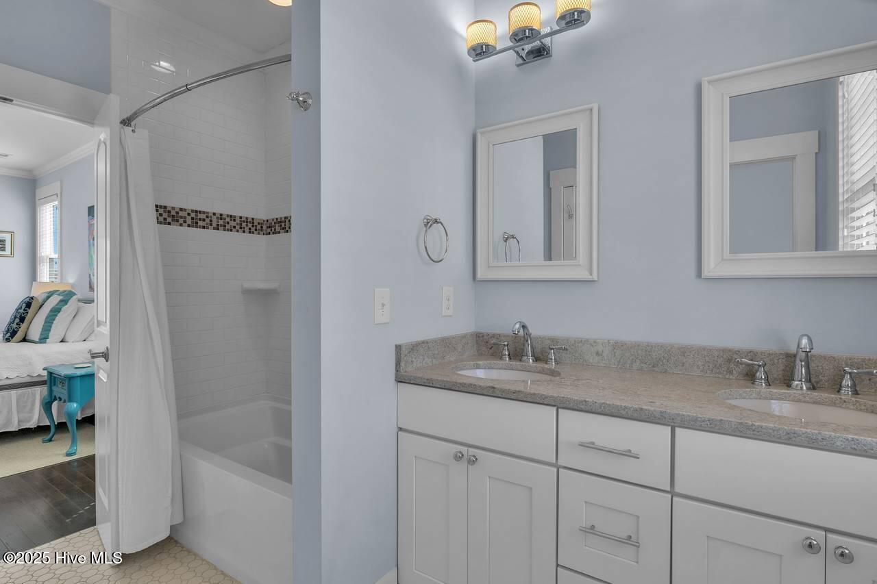 100543948 | Photo 27