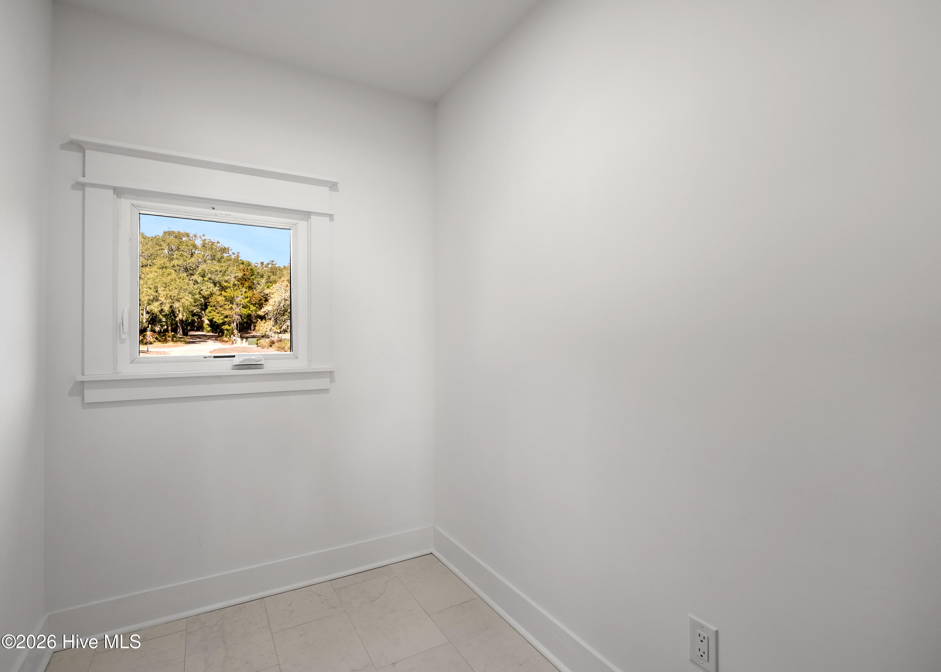 100559476 | Photo 27