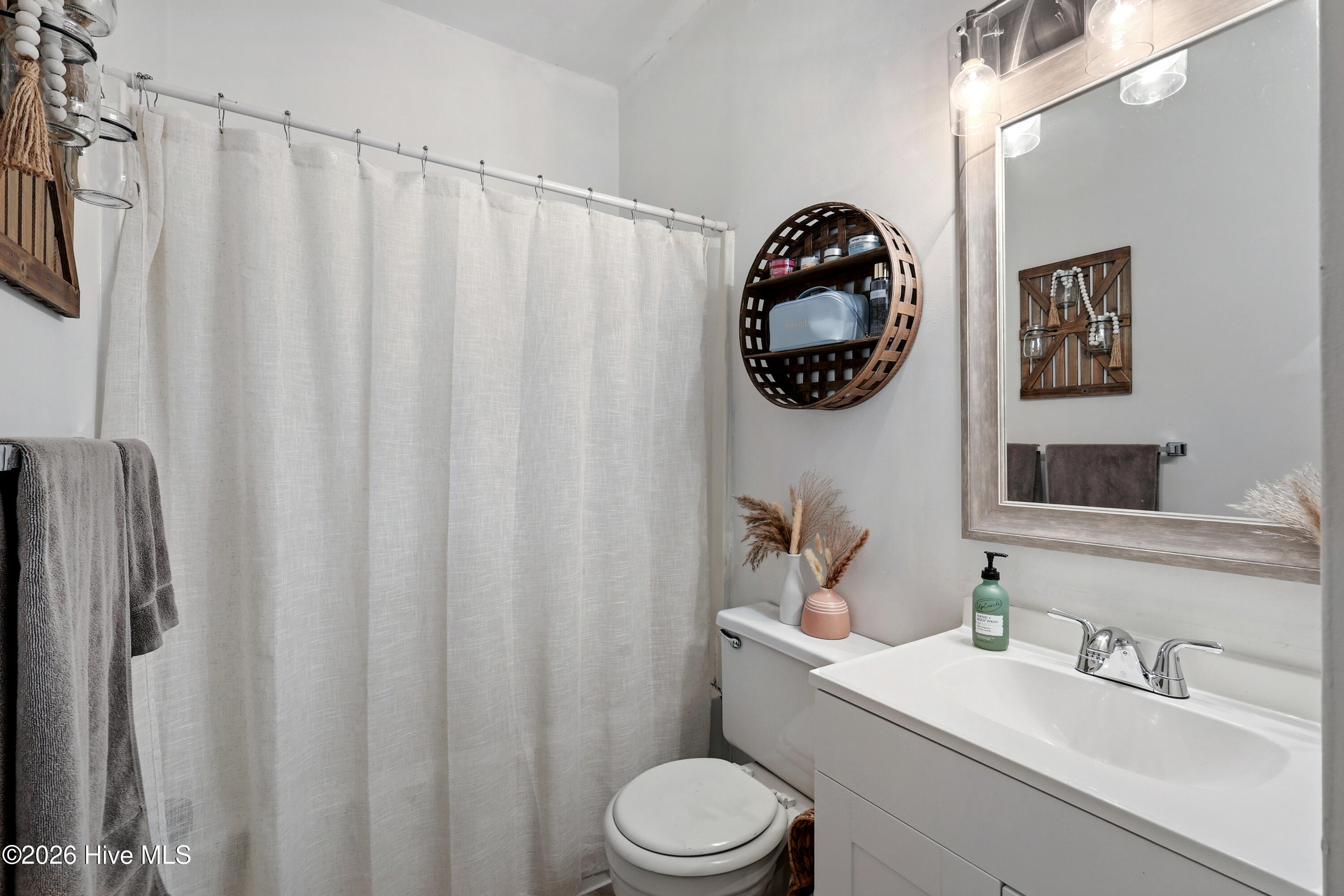 100564893 | Photo 17