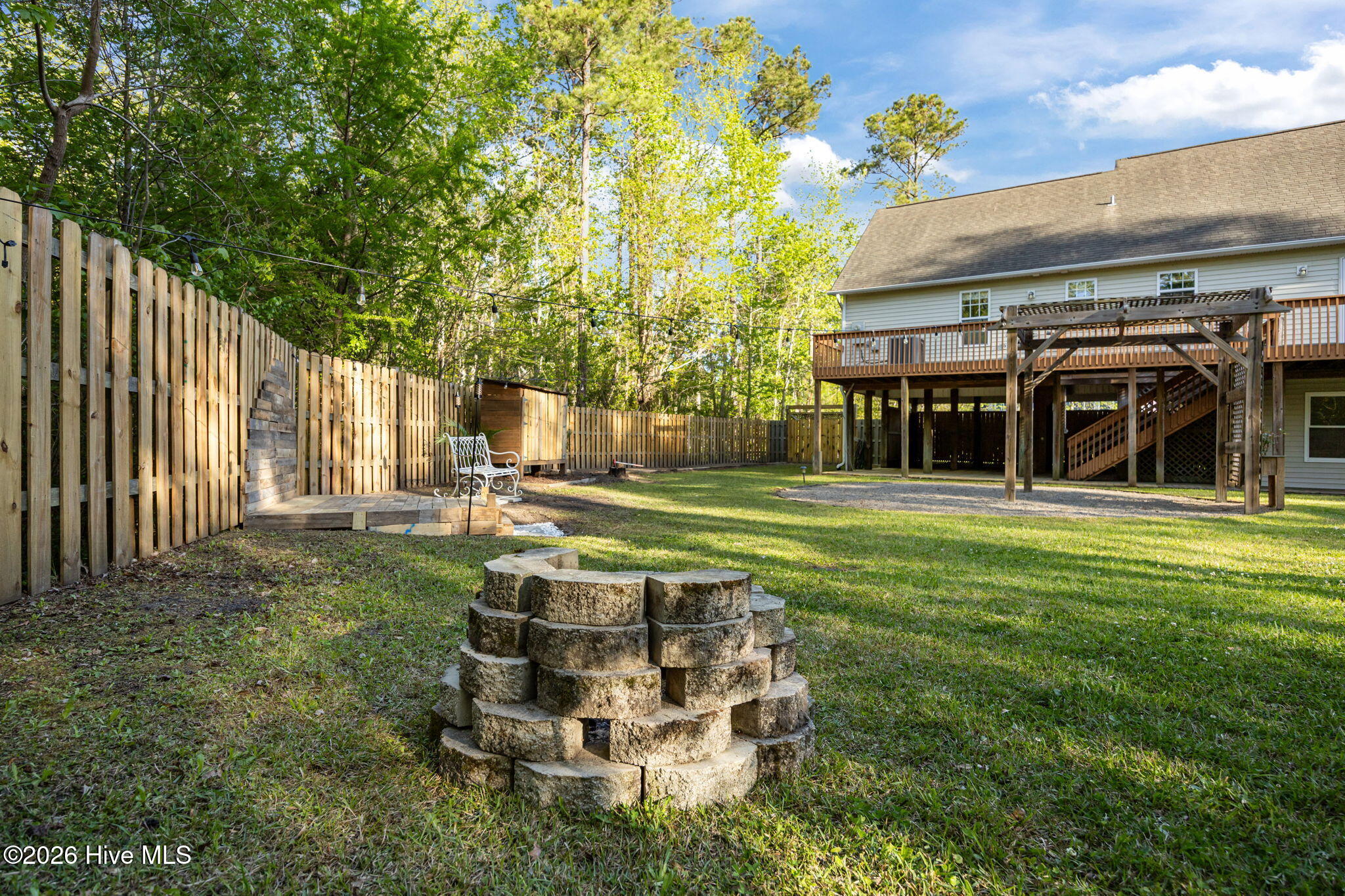 100564597 | Photo 43