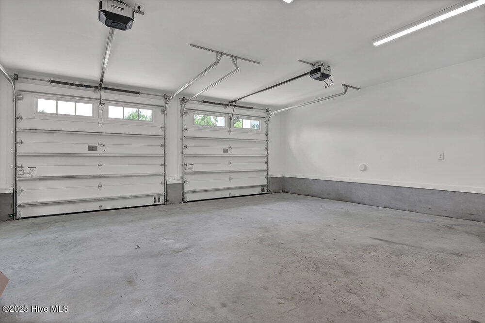 100509390 | Photo 43