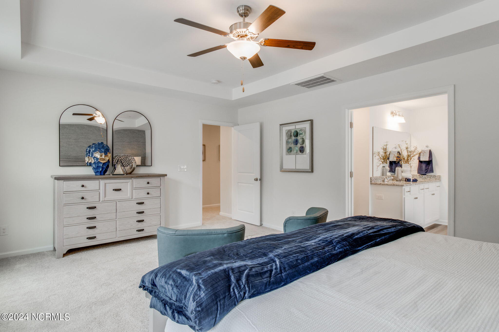 100556823 | Photo 14