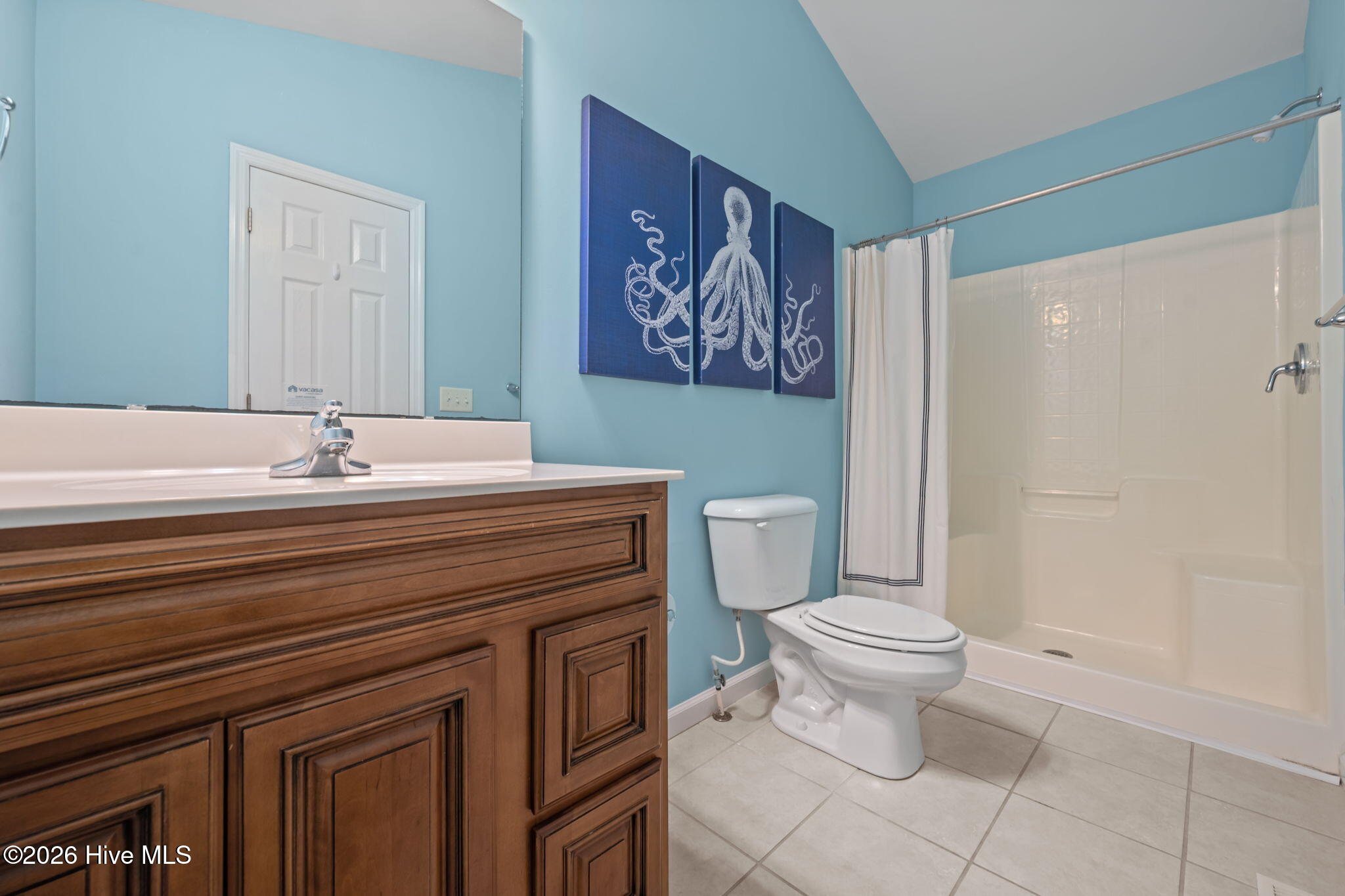 100560974 | Photo 19