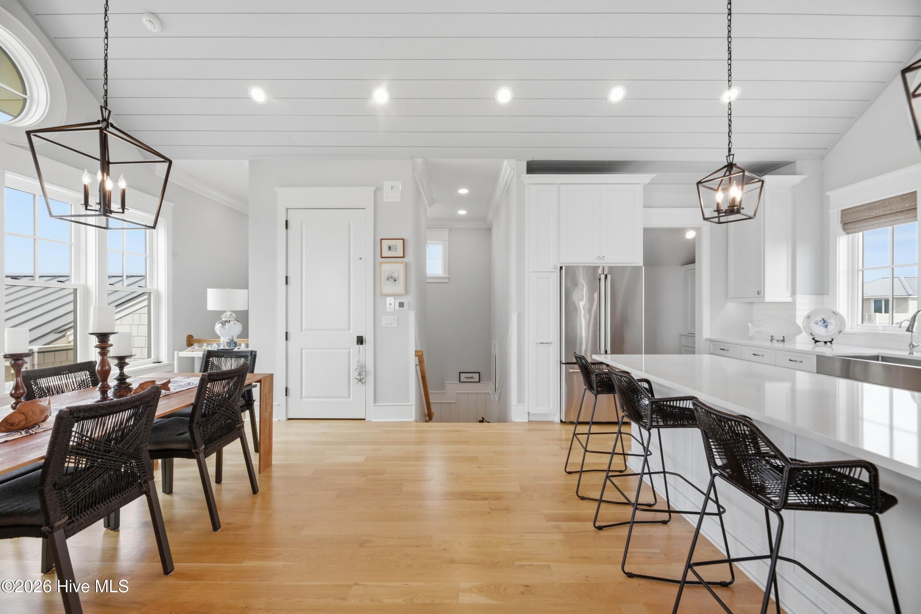 100564328 | Photo 15