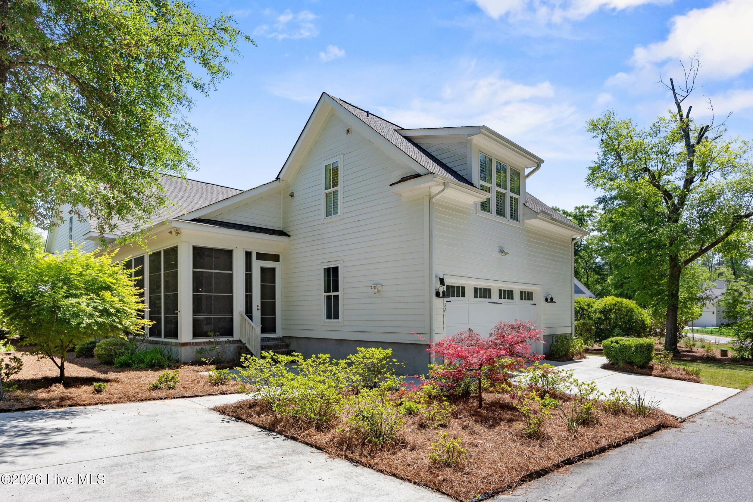 100569354 | Photo 67