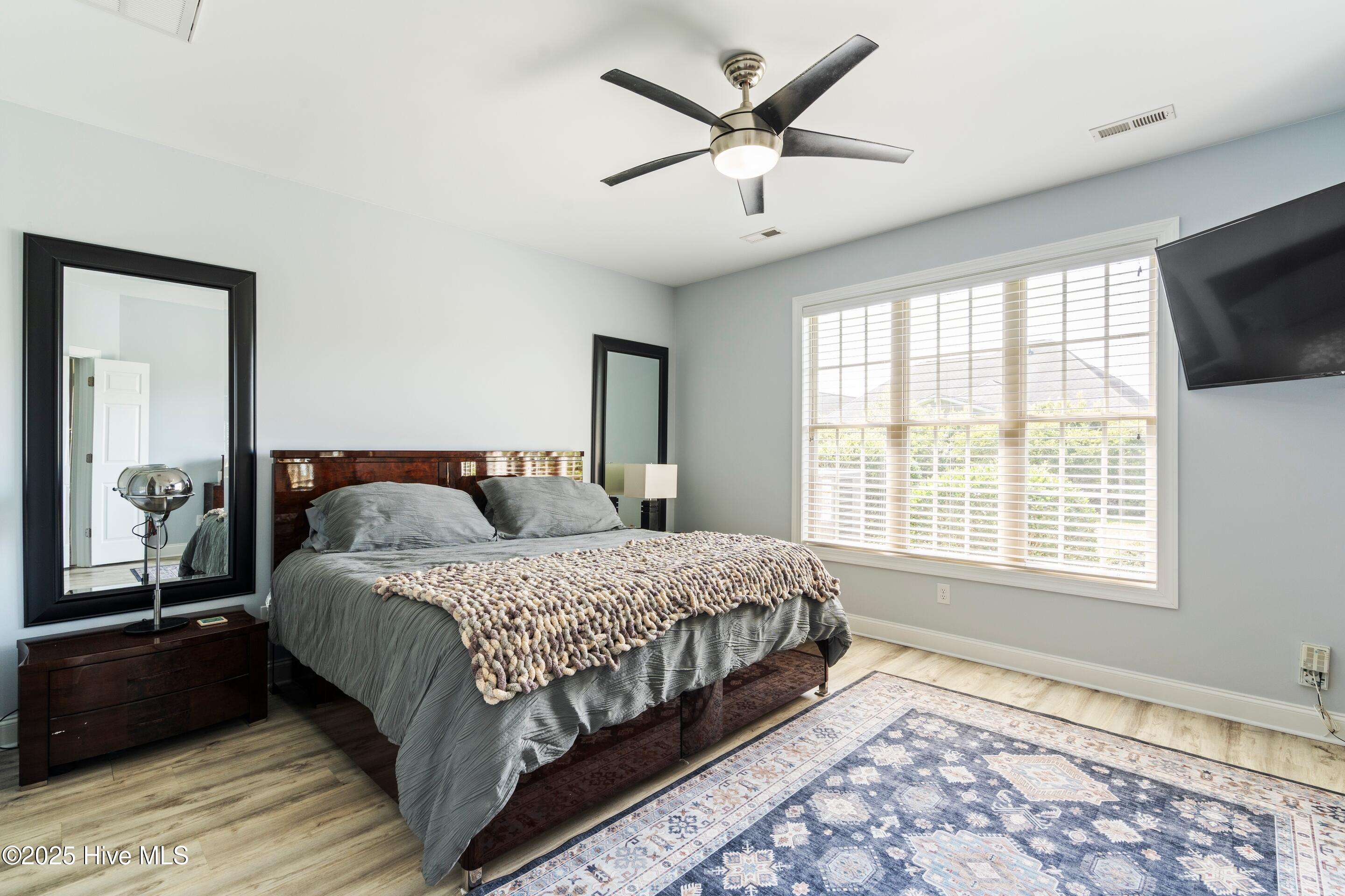 100541104 | Photo 50