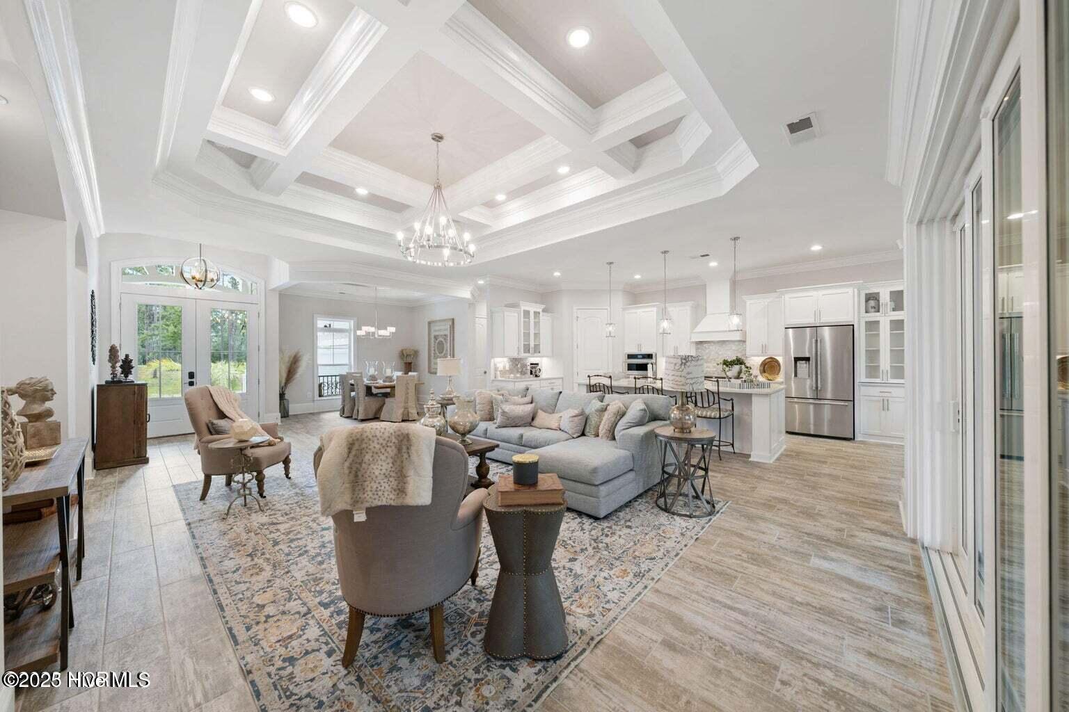 100495669 | Photo 23