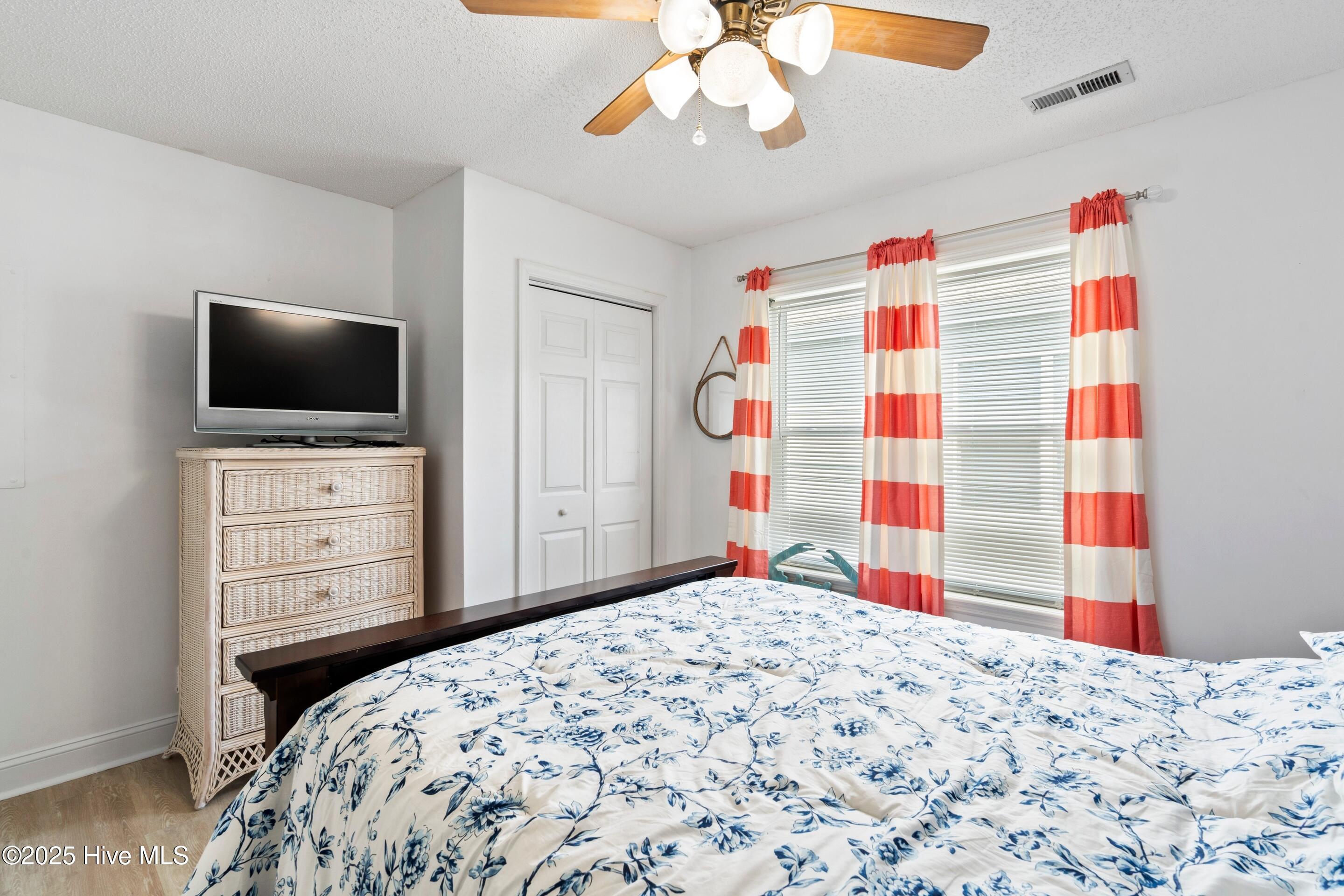 100521733 | Photo 22