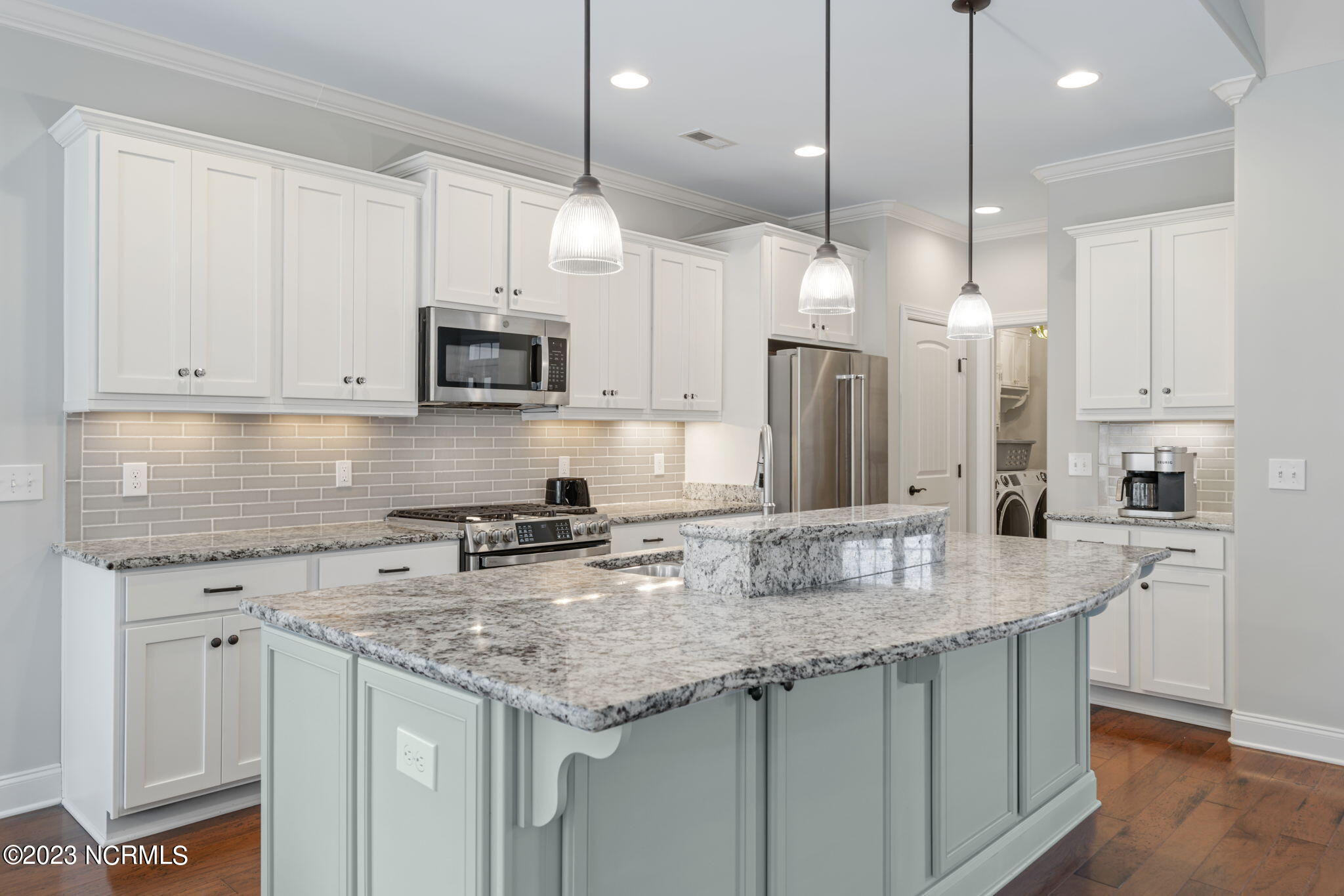 100553667 | Photo 19