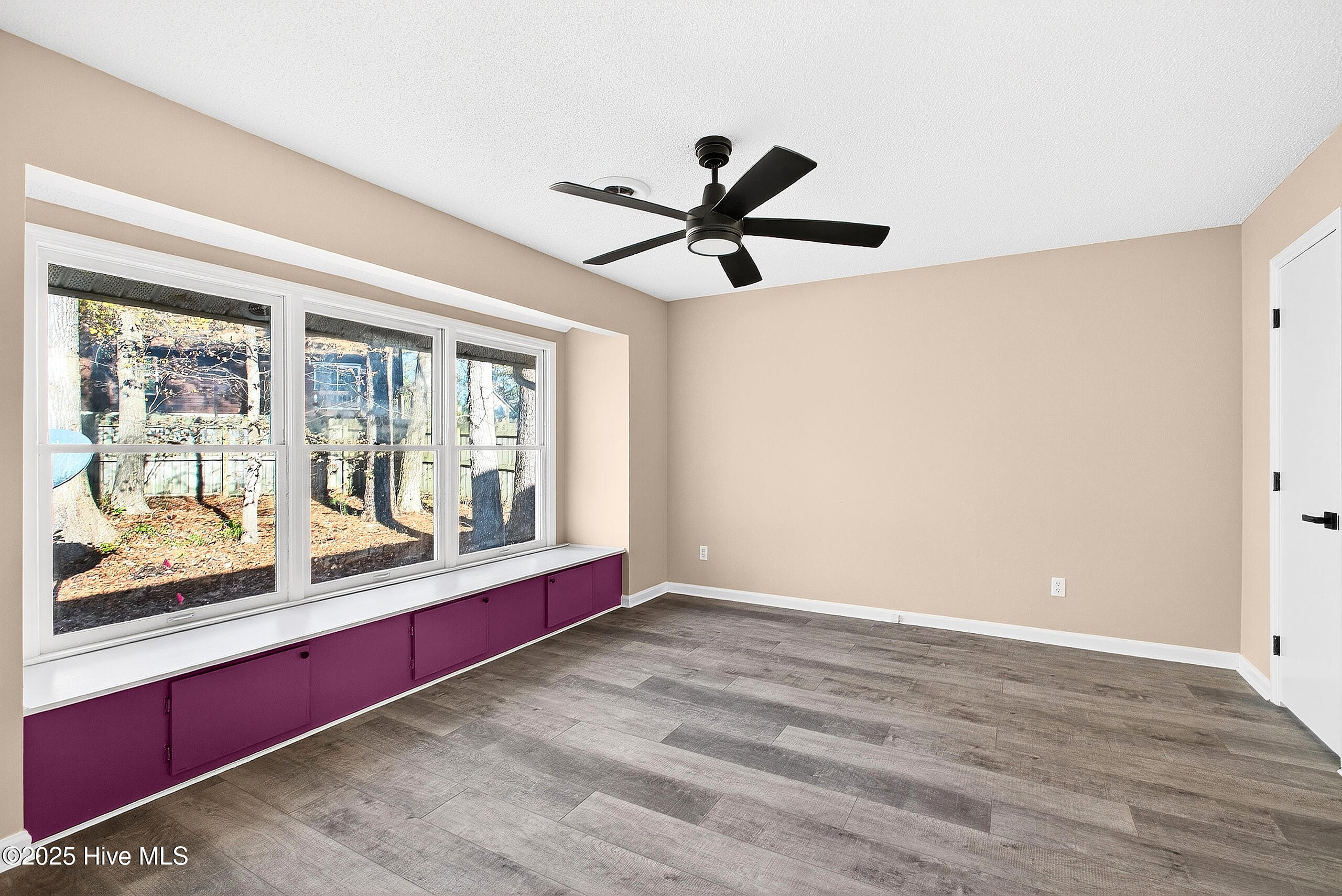 100546283 | Photo 22