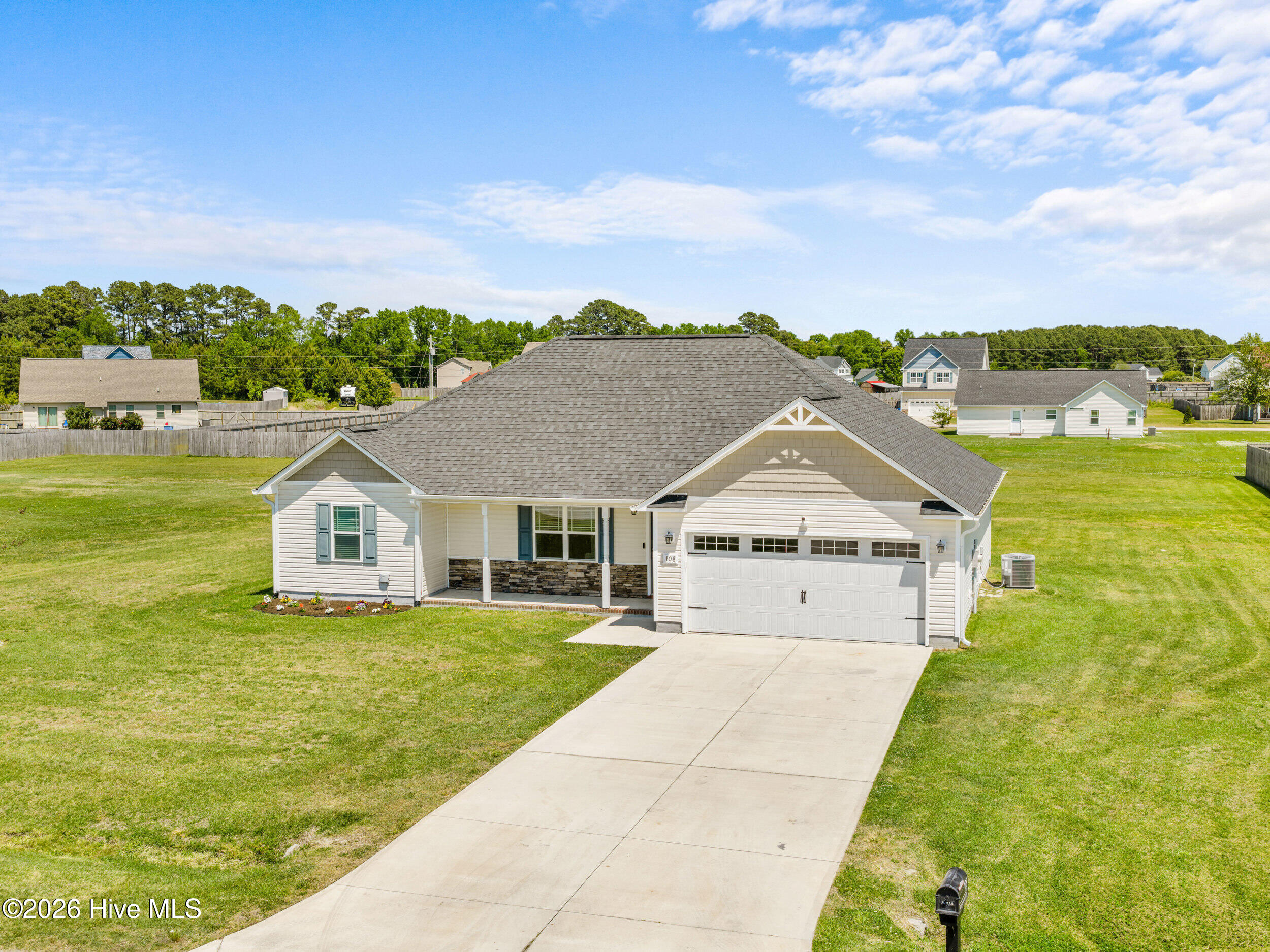 100569588 | Photo 42