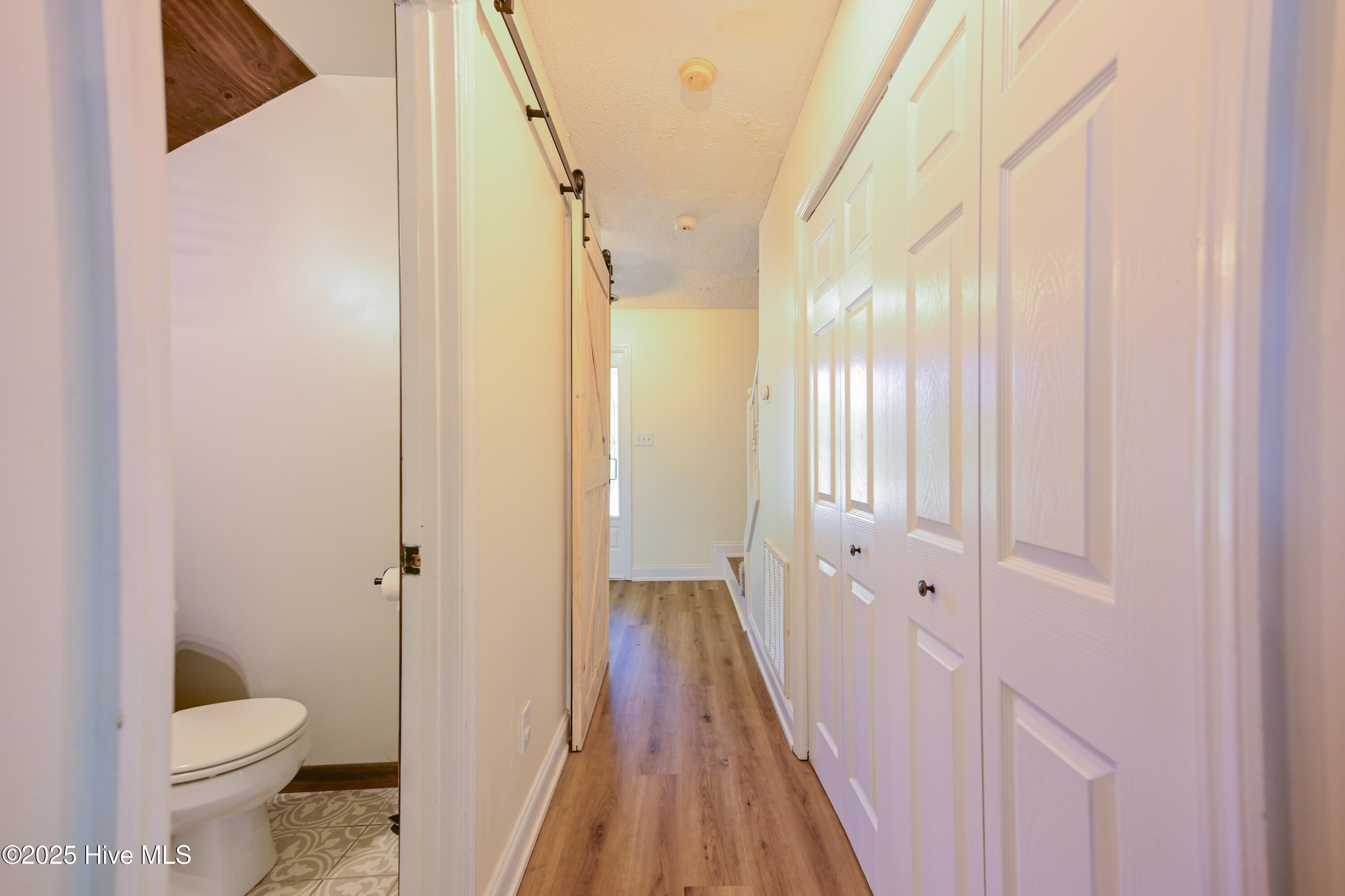 100523748 | Photo 25