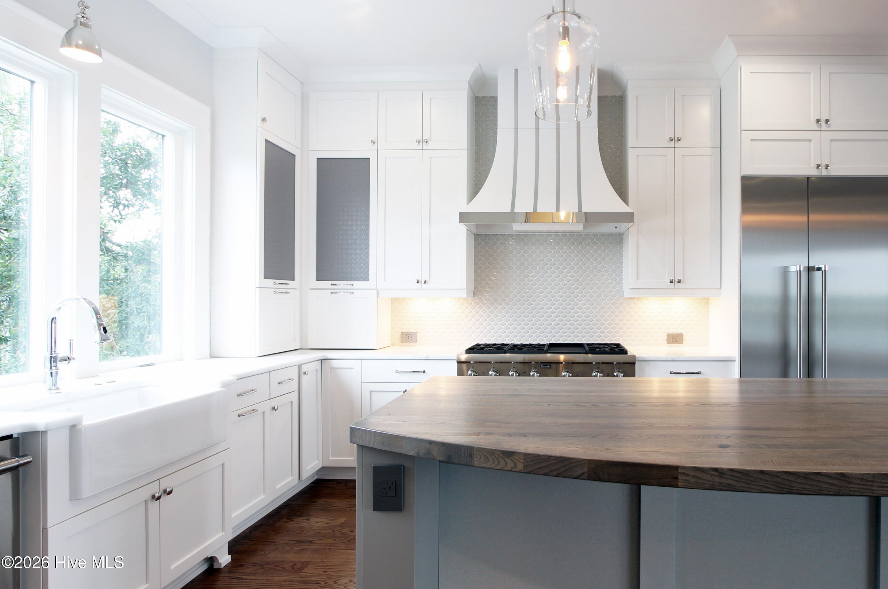 100563584 | Photo 55