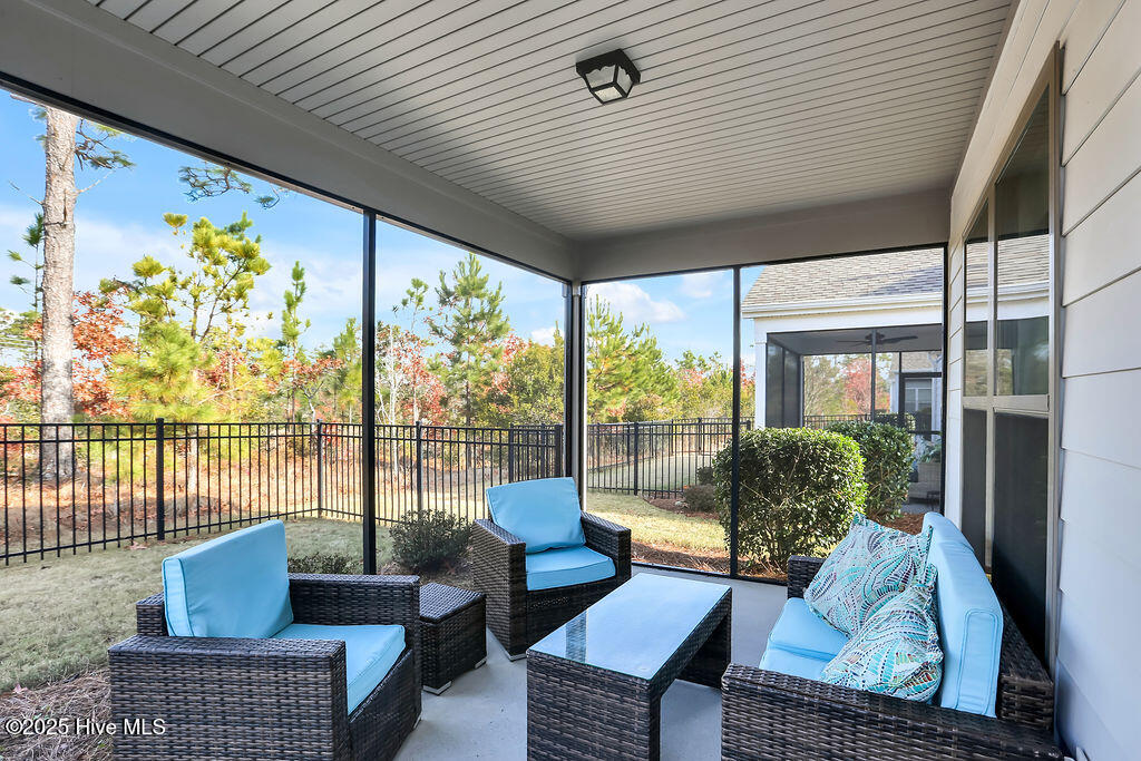 100546286 | Photo 29