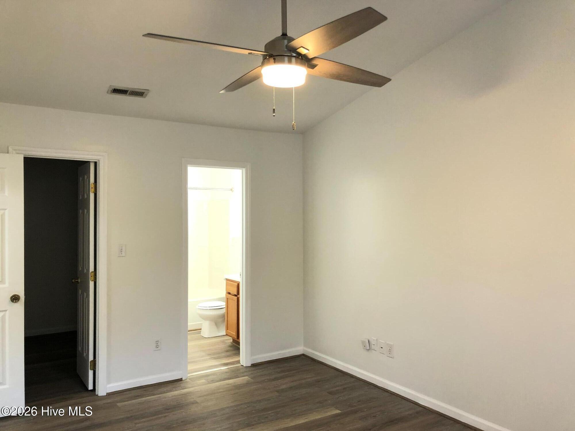 100556487 | Photo 12