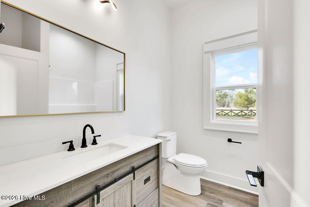 100550907 | Photo 35