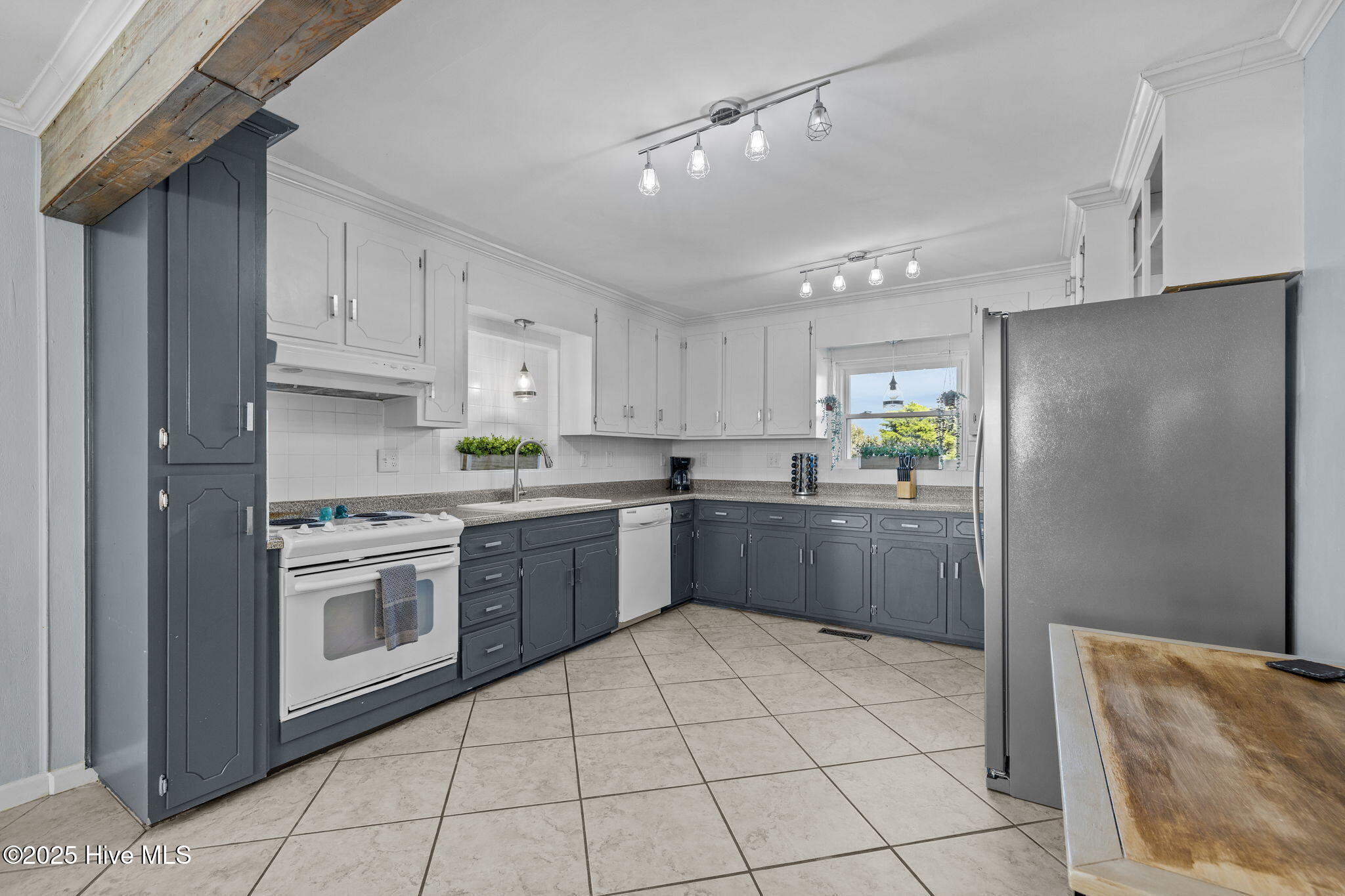 205 Barefoot Lane, Atlantic Beach, NC, 28512