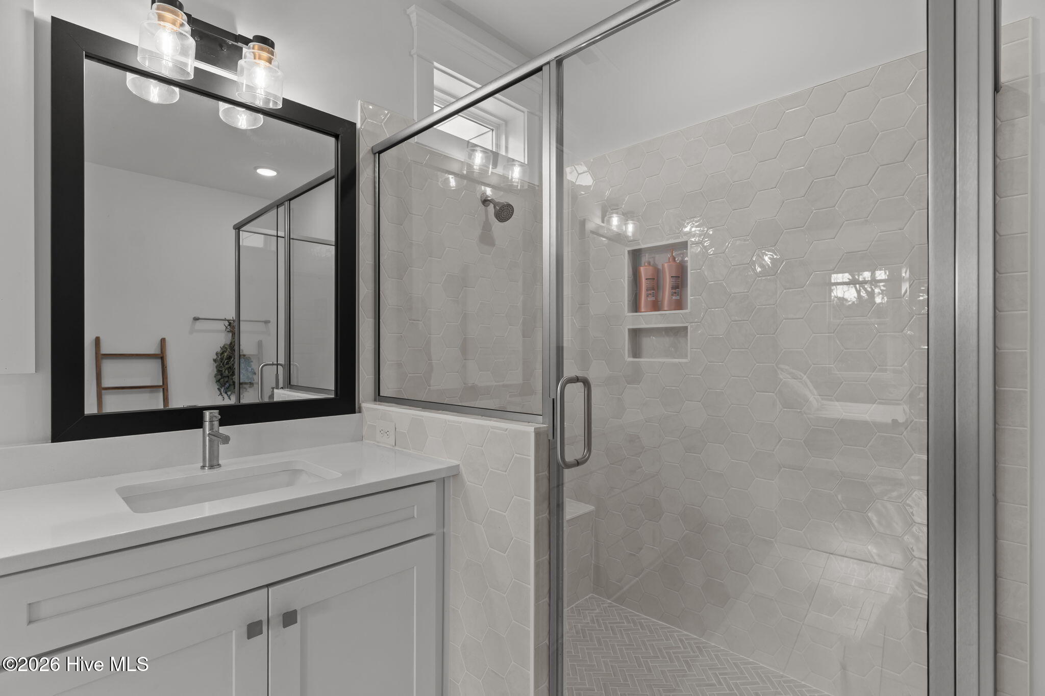 100552247 | Photo 37