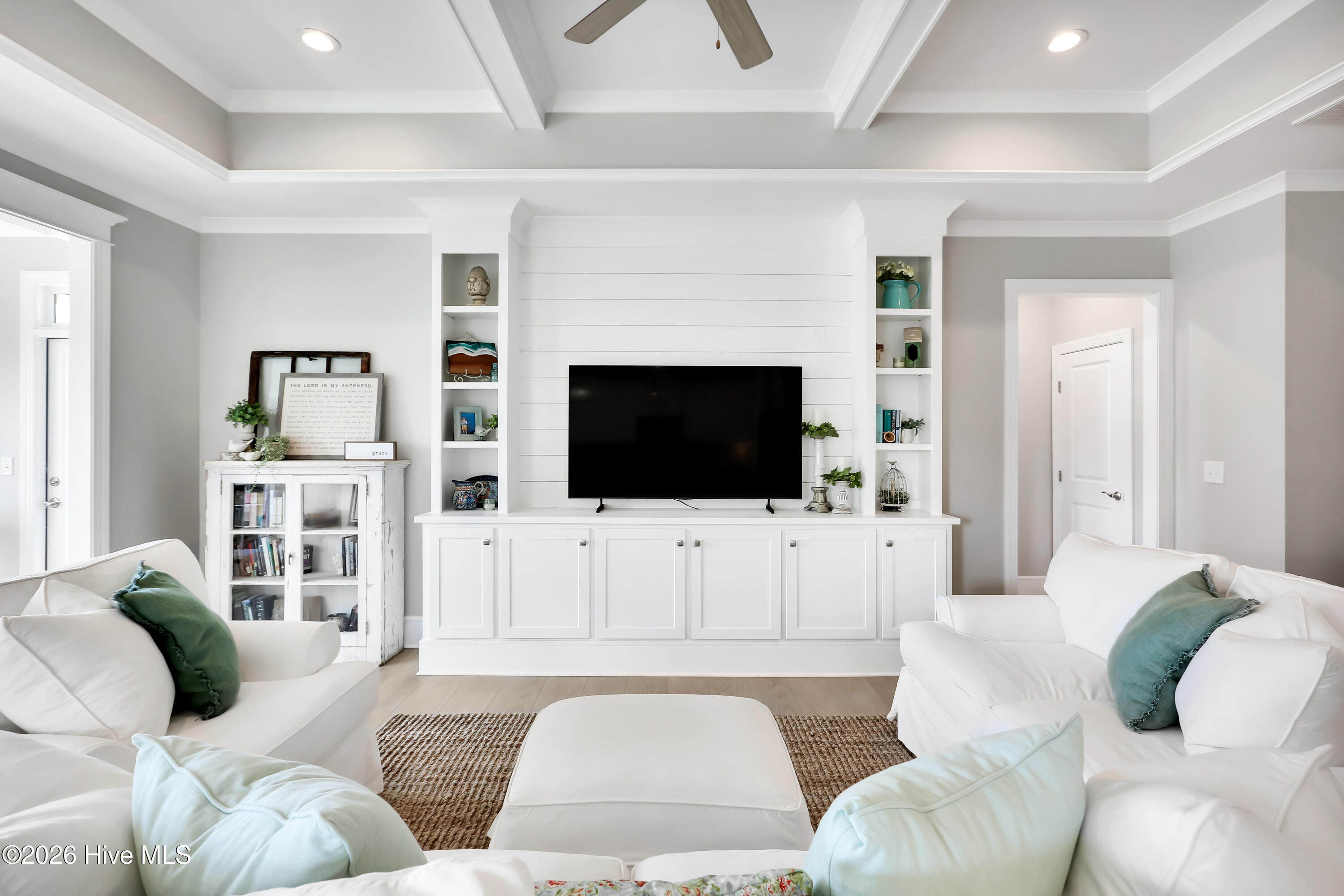 100554115 | Photo 13