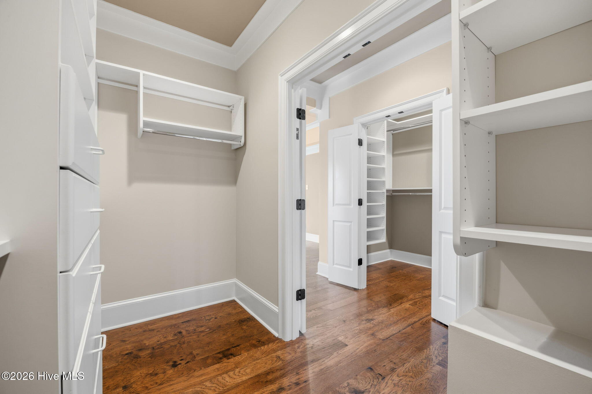 100561060 | Photo 21