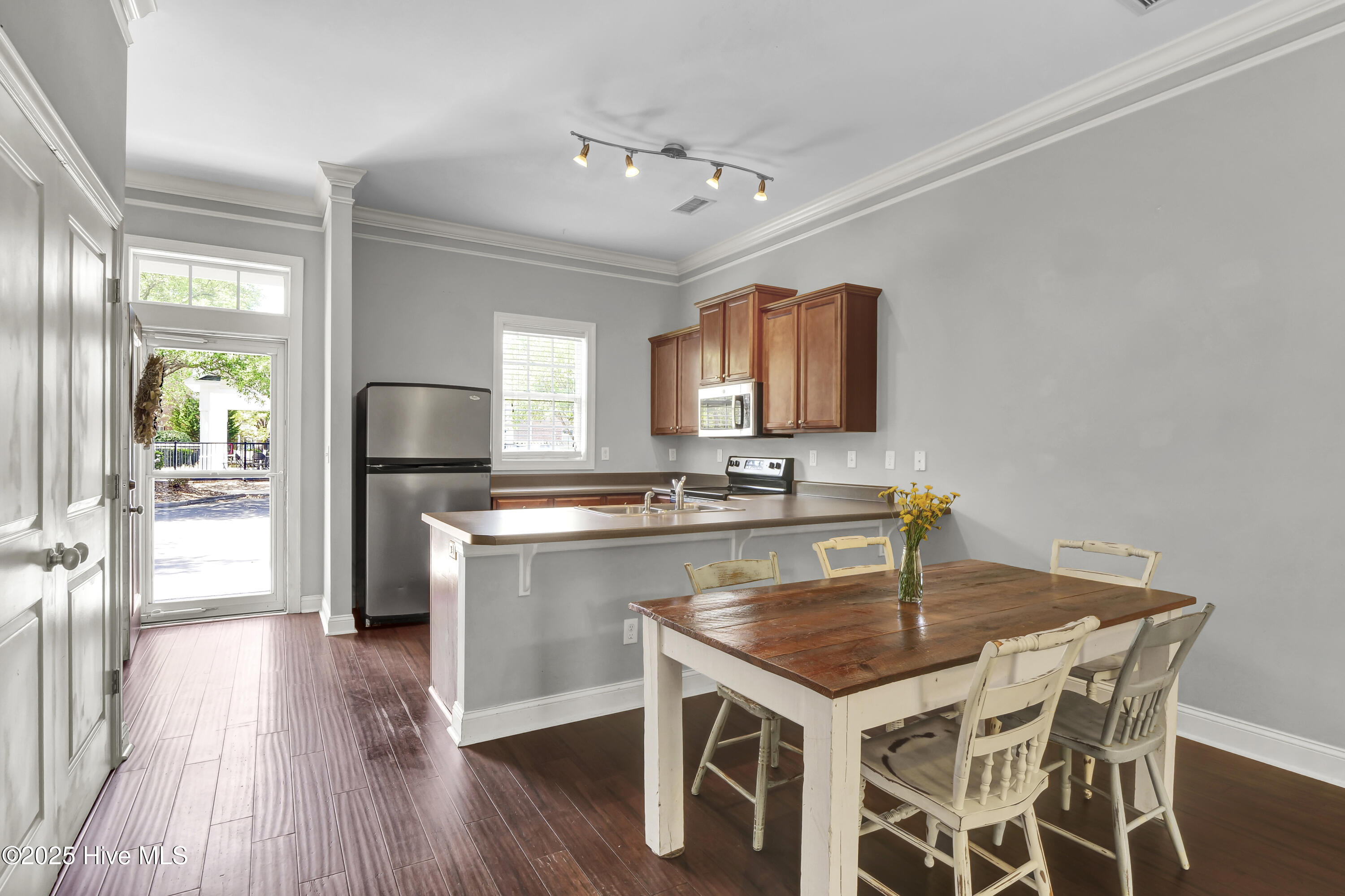 100504988 | Photo 10