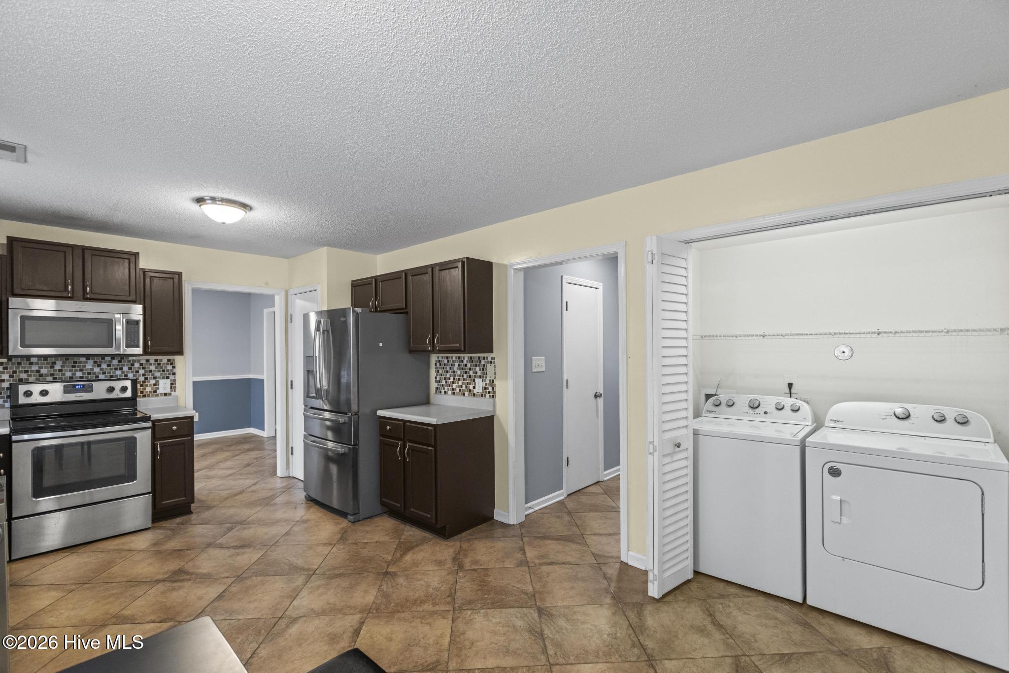 100556616 | Photo 14