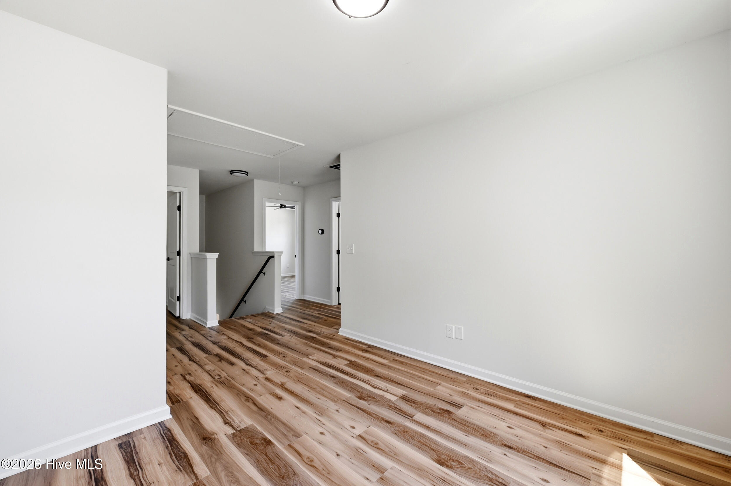 100567216 | Photo 31