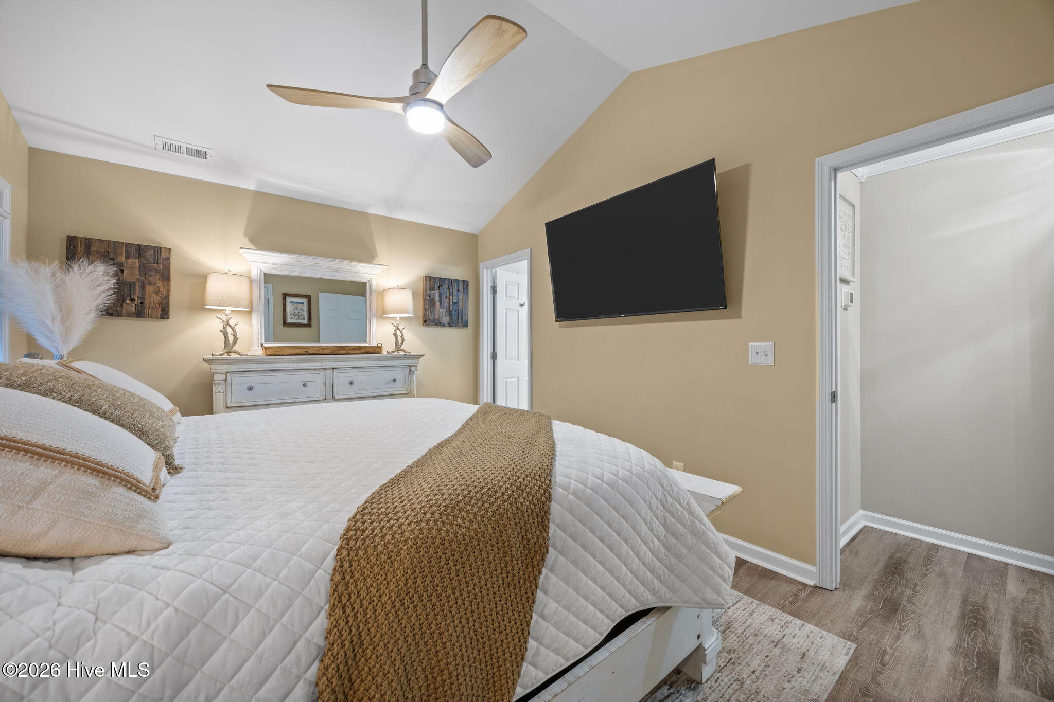 100553265 | Photo 21