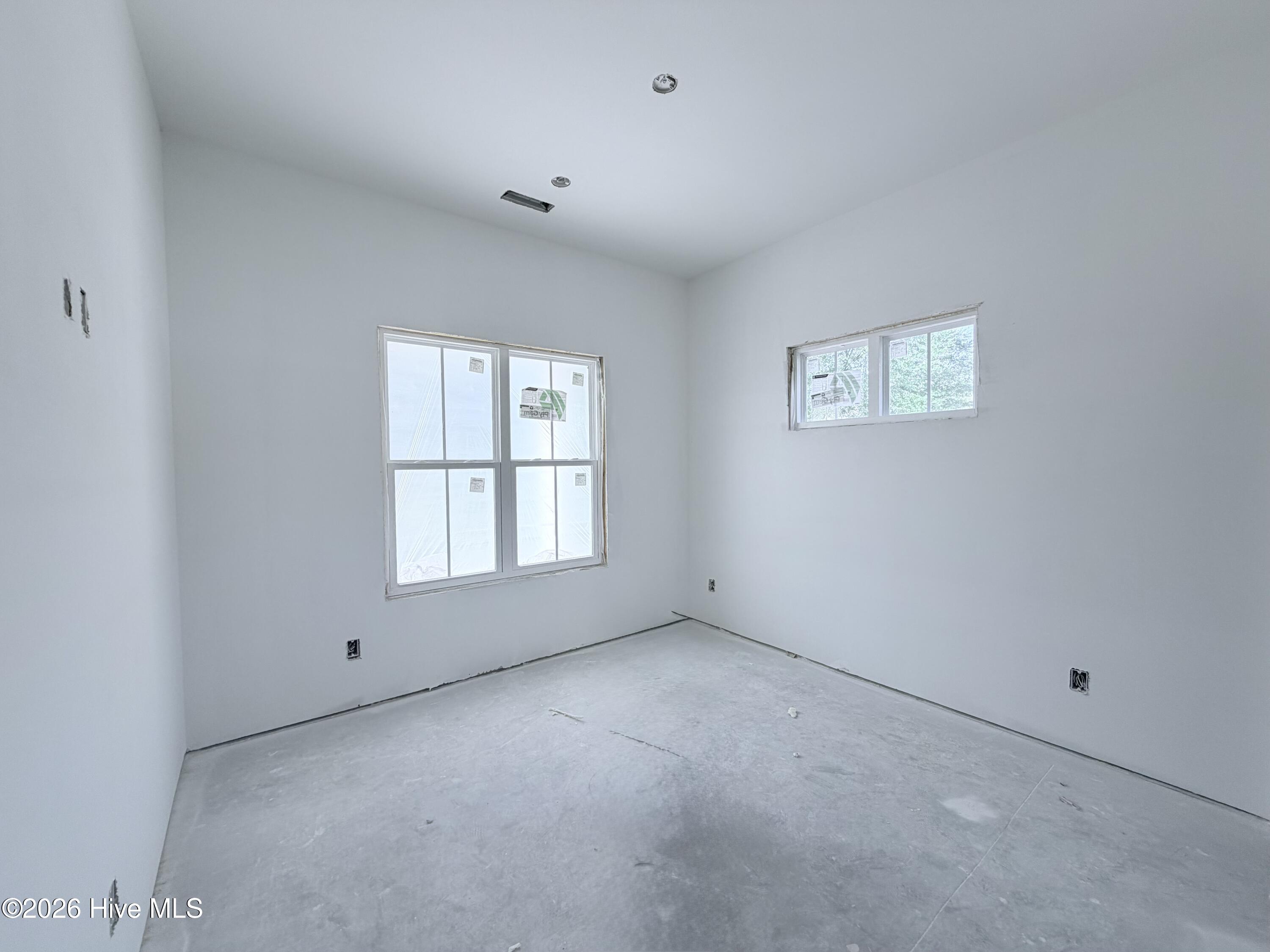 100543431 | Photo 15