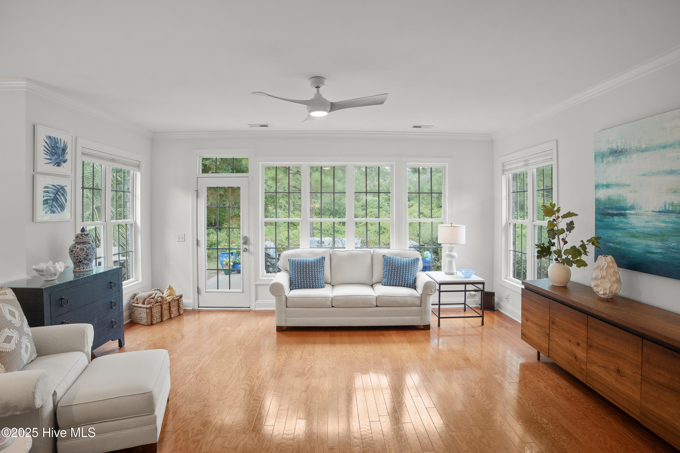 100526851 | Photo 14