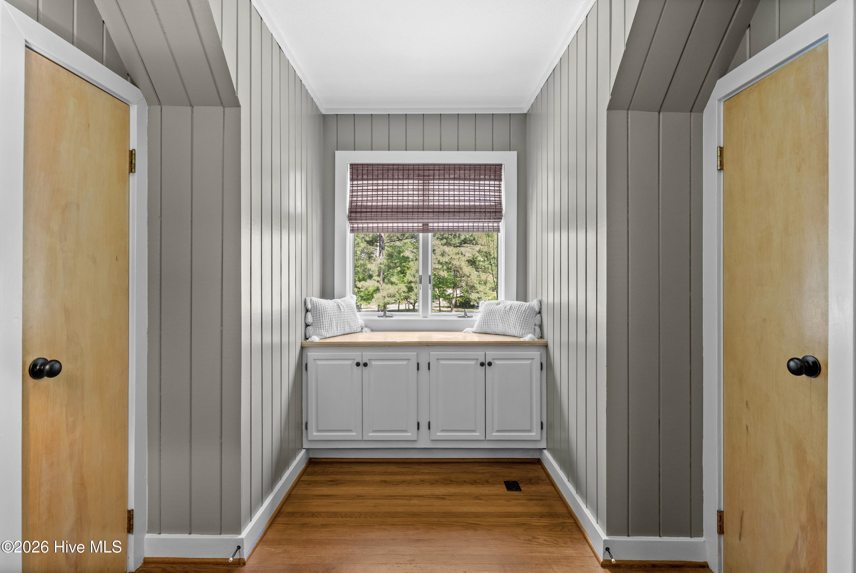 100569922 | Photo 40