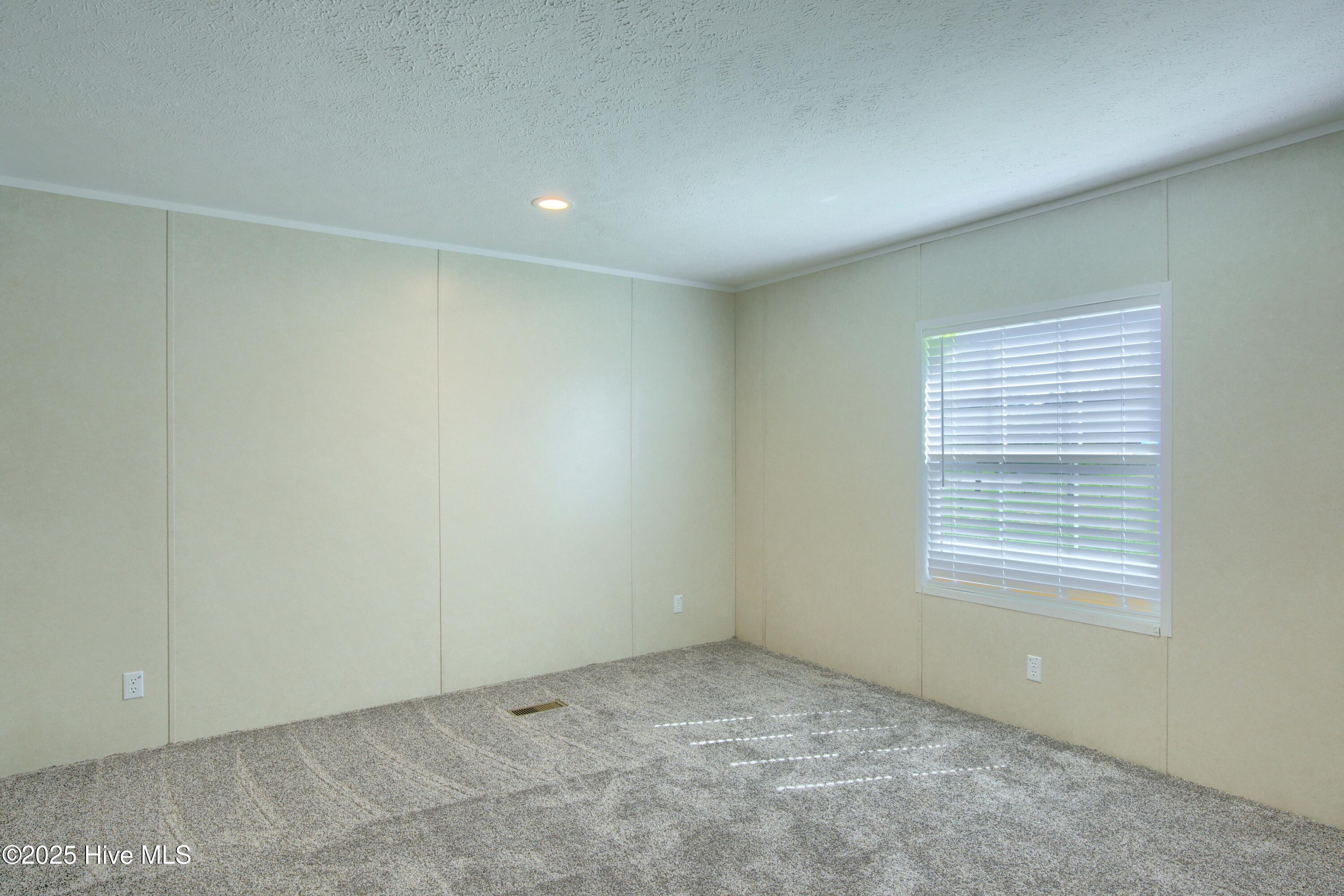 100528451 | Photo 24