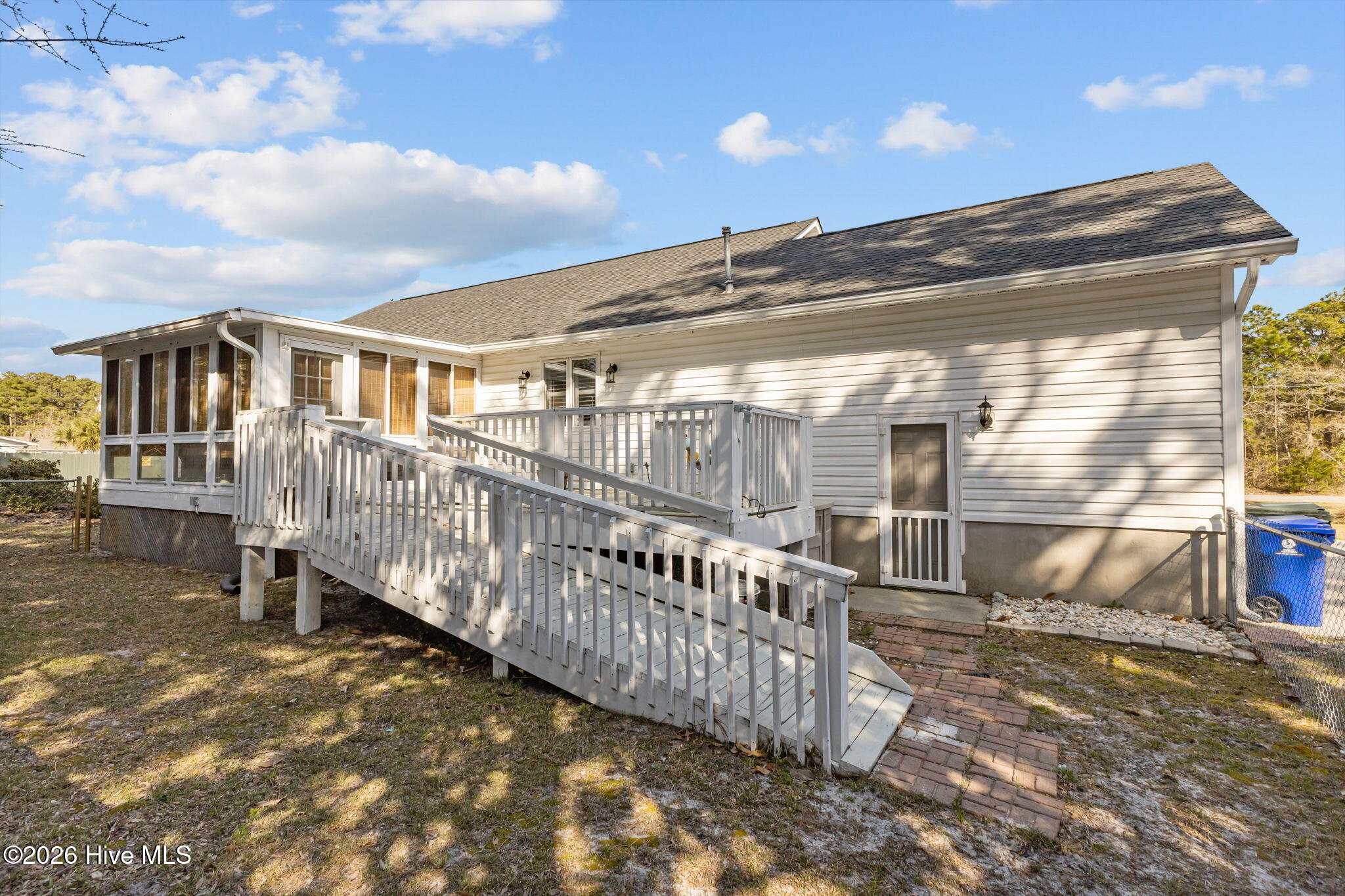 100564884 | Photo 38