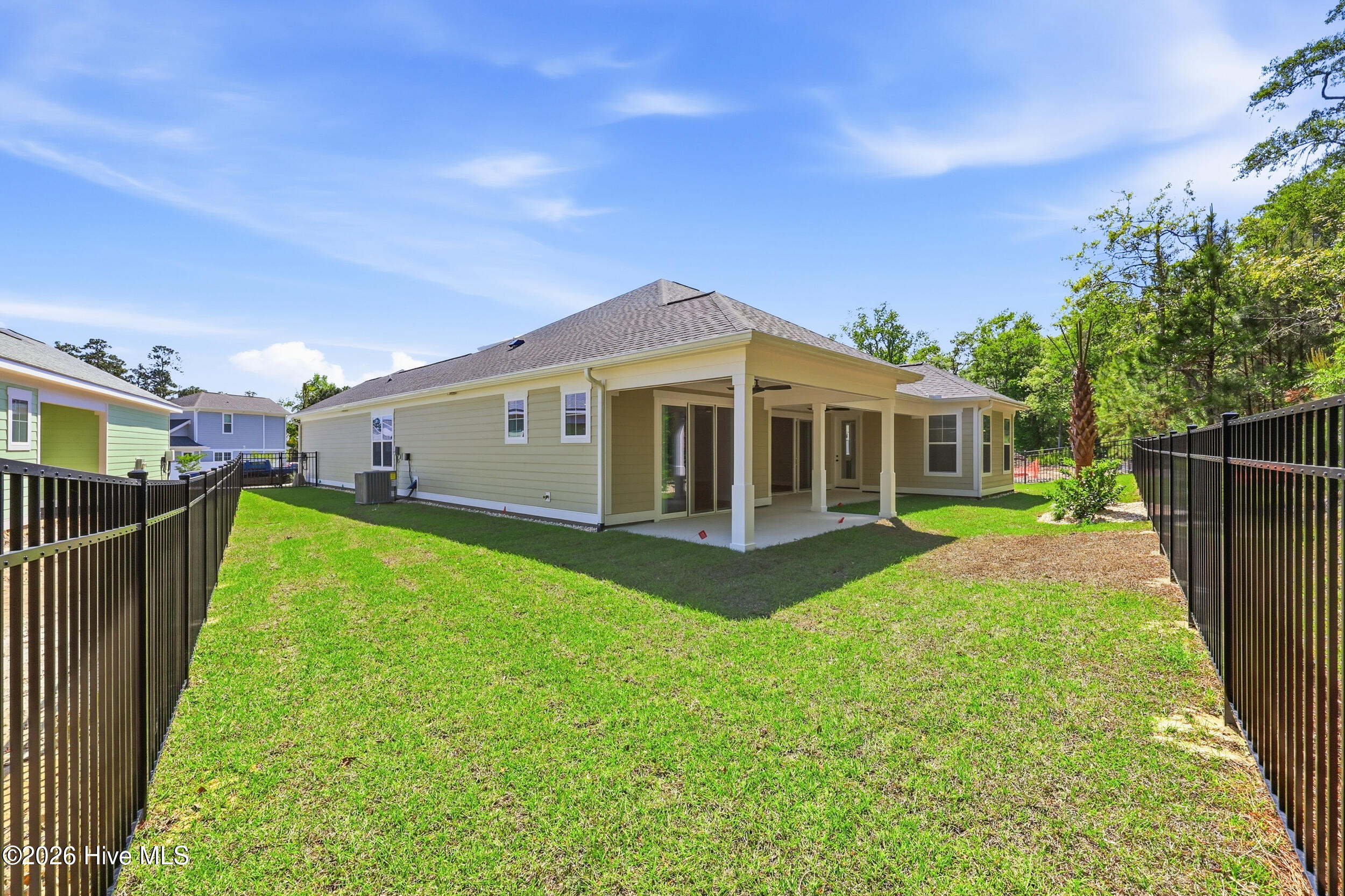 100551665 | Photo 36