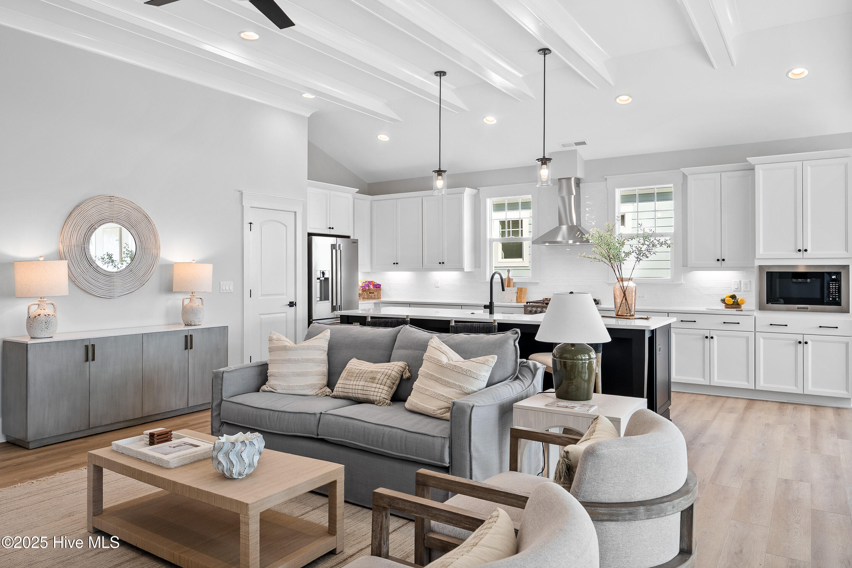 100531959 | Photo 25