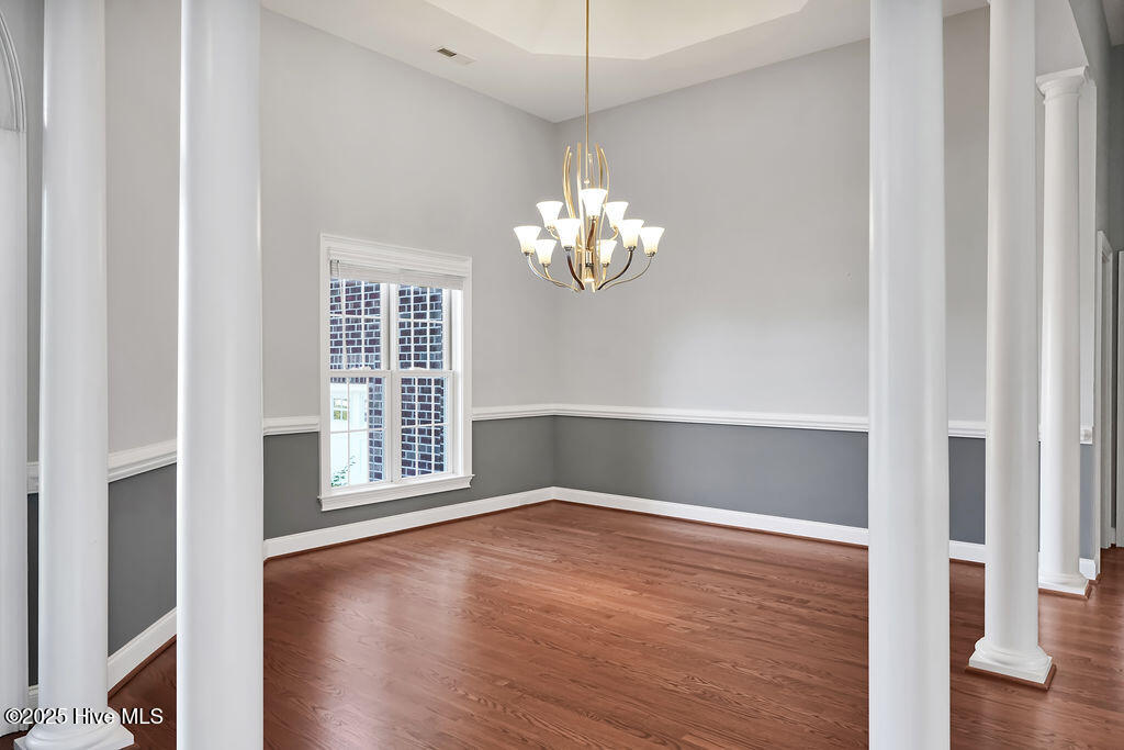 100540084 | Photo 27