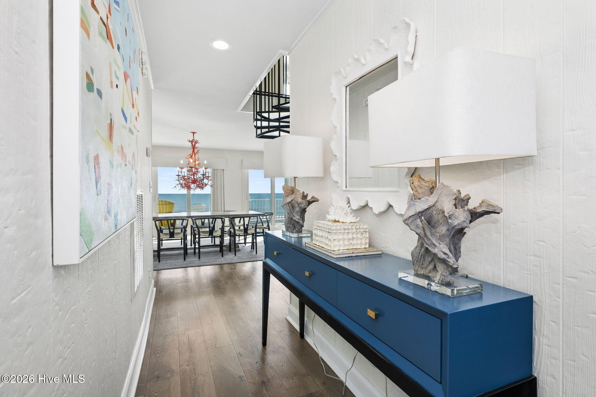 100552942 | Photo 23